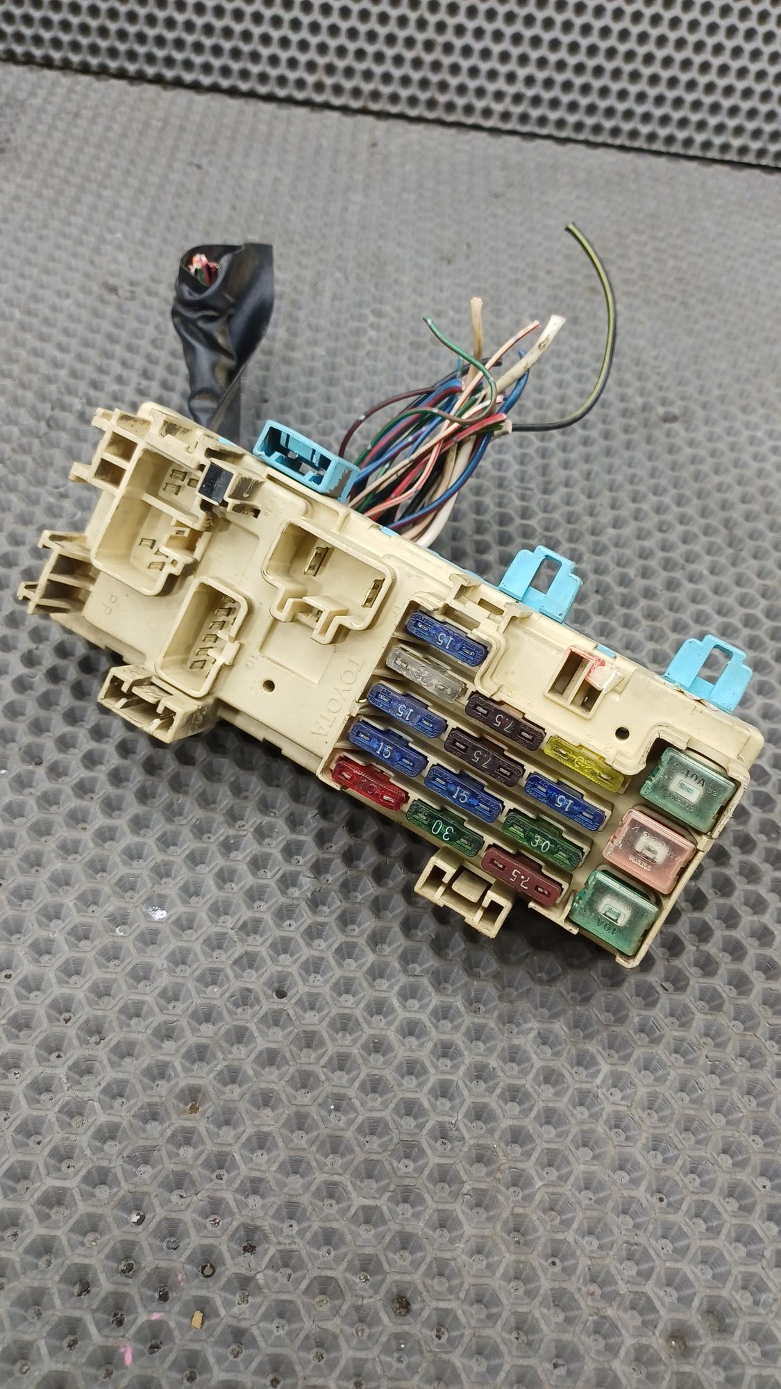 Б/У Блок предохранителей салонный с фишкой Toyota CARINA E 6 дорест. 1992—1996 1994 Зеленый, 1490 рублей, Краснодар