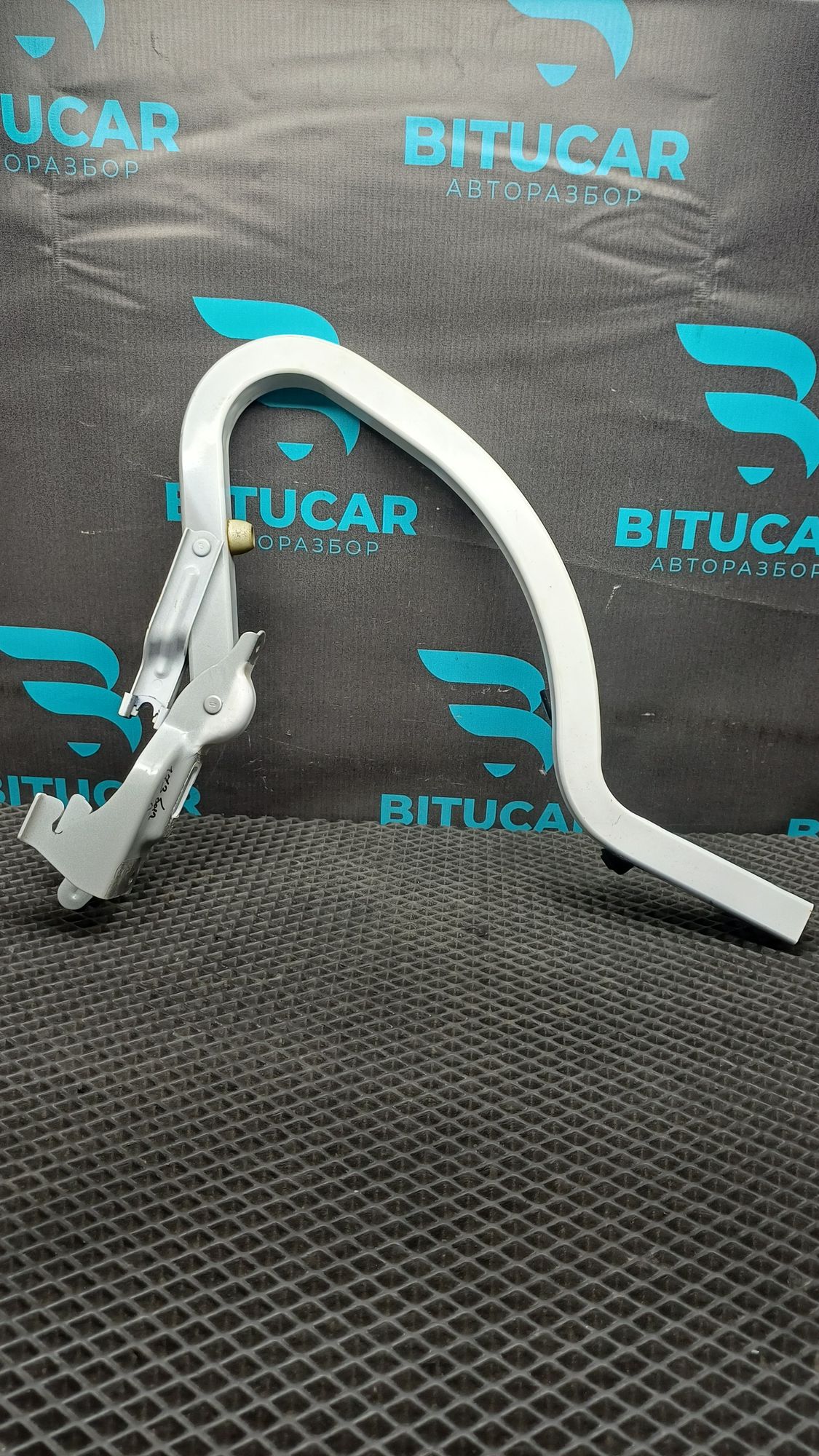 https://ycs.partsauto.market/partsauto-images/thmbs/userImages/c8f07ba63eb5b2f0f6006ea854bf8f7d/part/1177e957-6b48-41c6-b716-f89cdf0d21ba_1776869389521.jpg