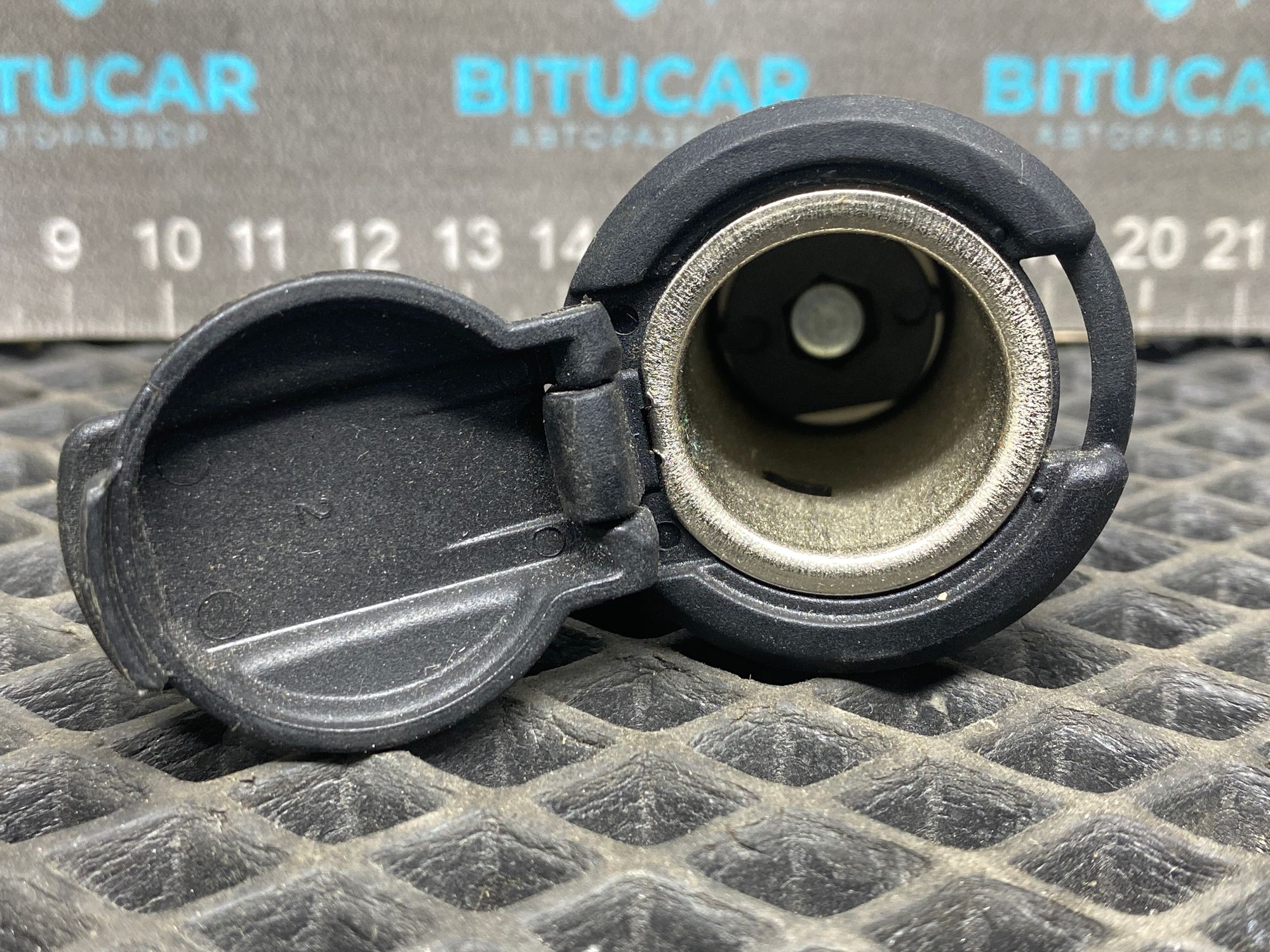 https://ycs.partsauto.market/partsauto-images/thmbs/userImages/c8f07ba63eb5b2f0f6006ea854bf8f7d/part/11a727a5-6188-4598-9f43-a8bb490dd0ff_1777384624982.jpg