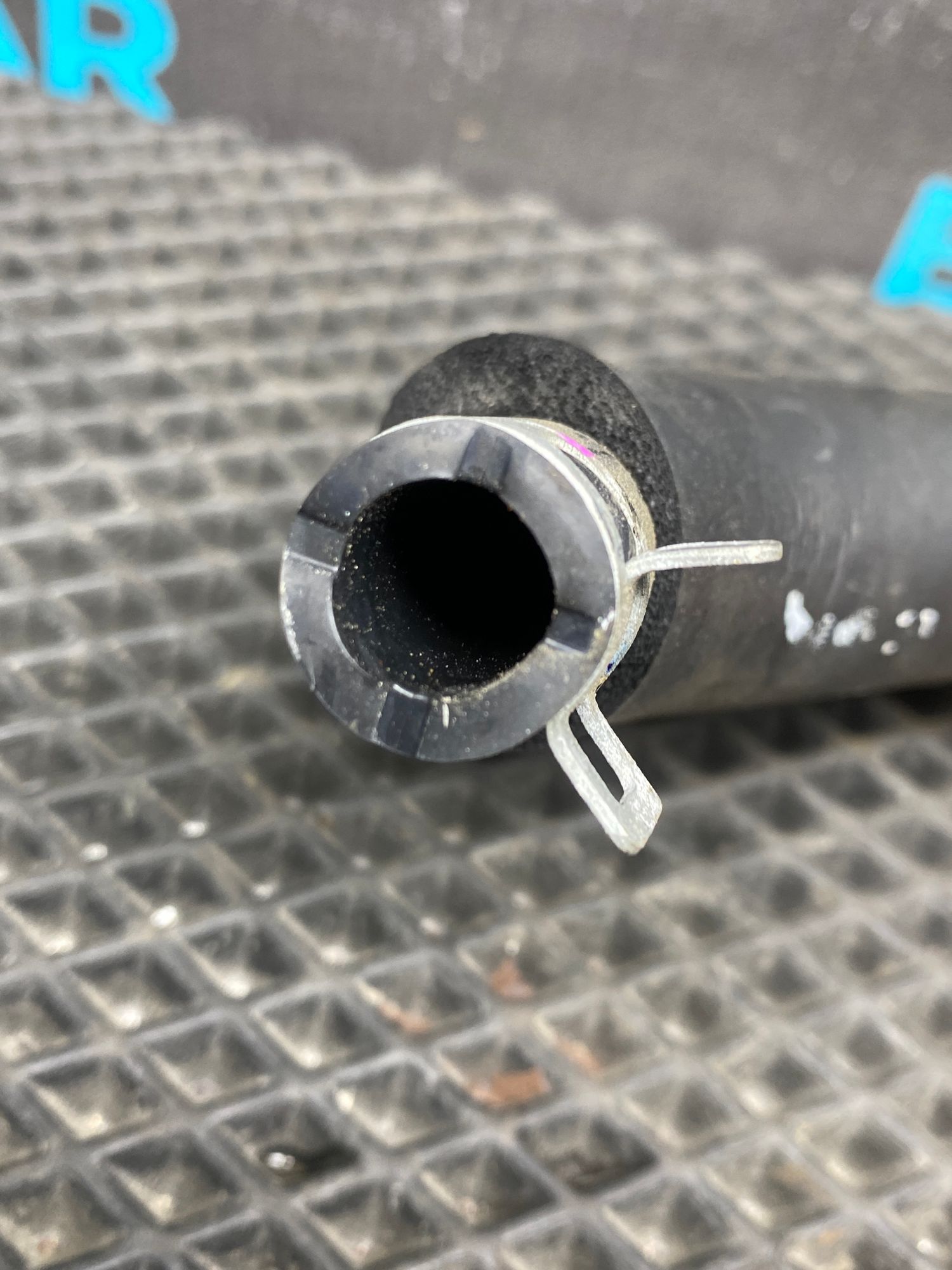 https://ycs.partsauto.market/partsauto-images/thmbs/userImages/c8f07ba63eb5b2f0f6006ea854bf8f7d/part/1270d85e-63fd-4ada-afc4-a04f5e7881f6_1777120862994.jpg
