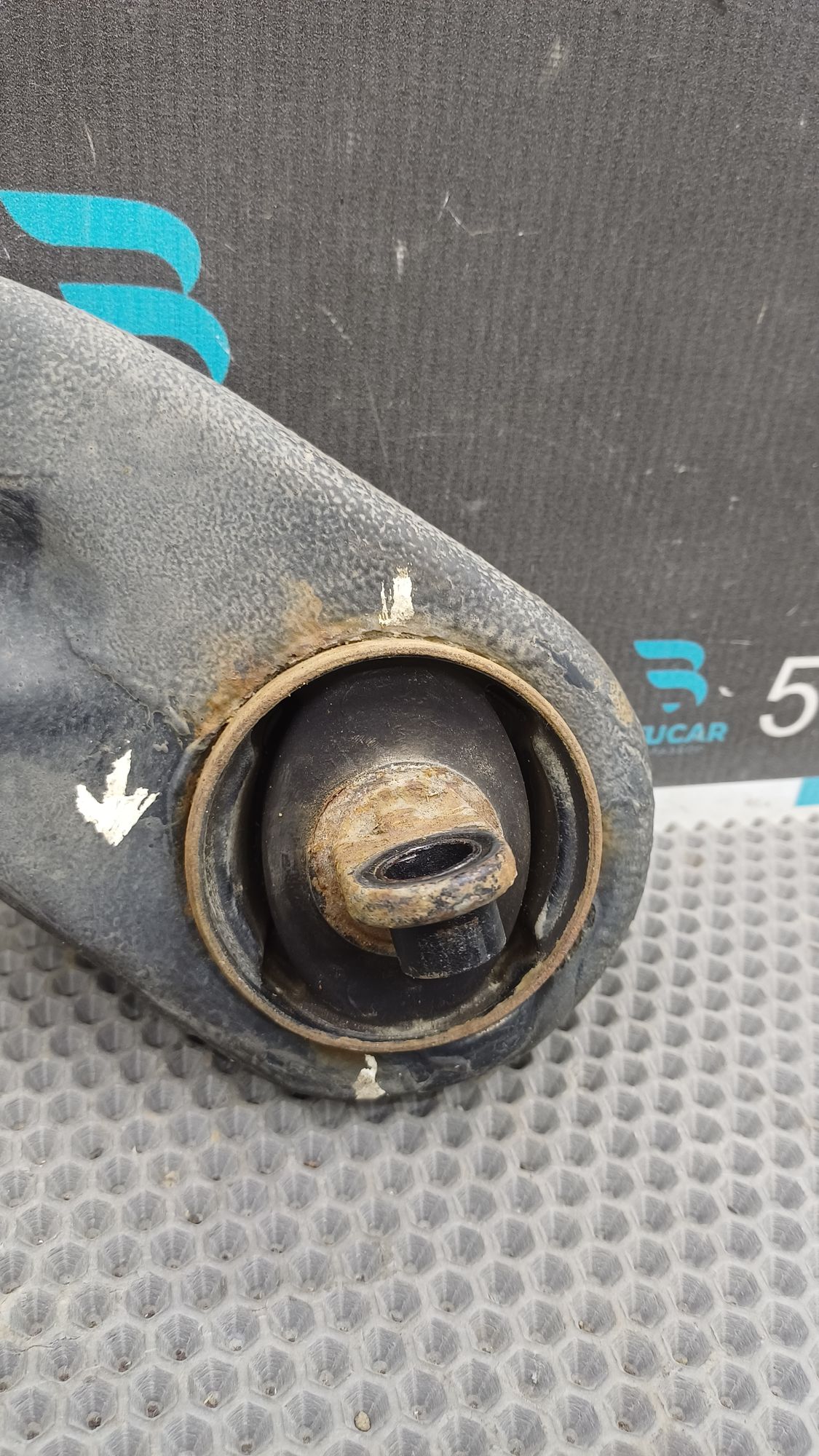 https://ycs.partsauto.market/partsauto-images/thmbs/userImages/c8f07ba63eb5b2f0f6006ea854bf8f7d/part/12728f5e-cb7e-4752-a643-ff180ecabc21_1777296069625.jpg