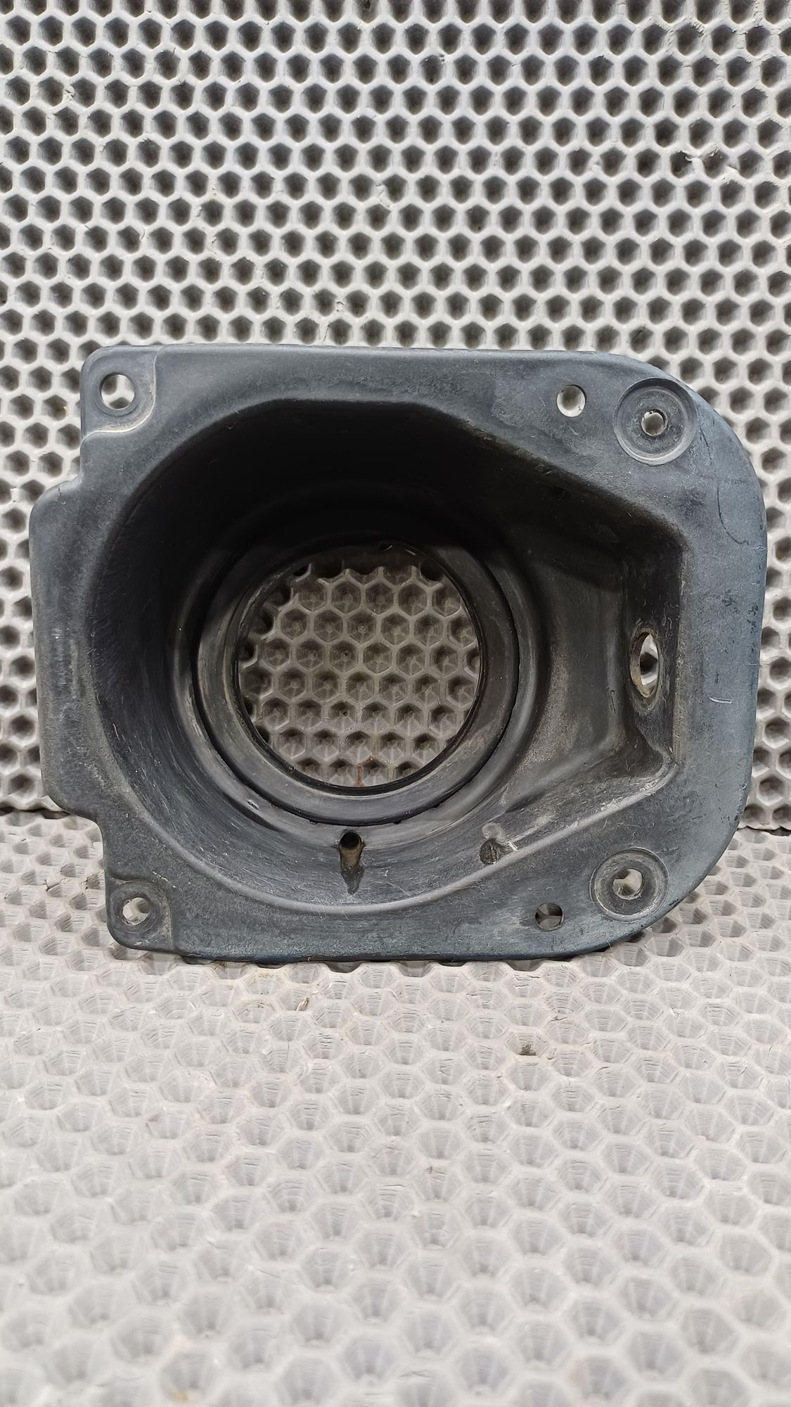 Б/У Уплотнитель горловины топливного бака Toyota CARINA E 6 дорест. 1992—1996 1994 Зеленый, 499 рублей, Краснодар