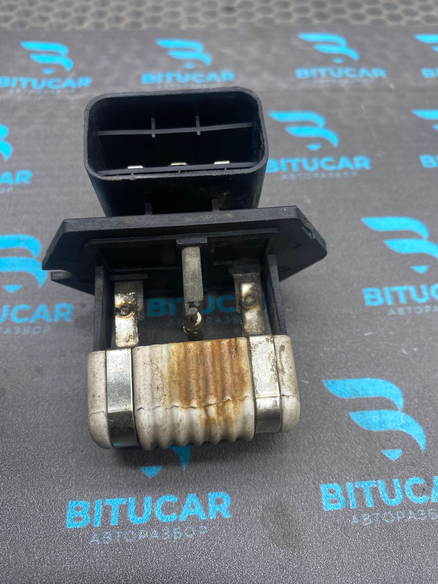 https://ycs.partsauto.market/partsauto-images/thmbs/userImages/c8f07ba63eb5b2f0f6006ea854bf8f7d/part/12bd42c9-c862-4da2-a36e-8c5b406275cd_1772017495686.jpg