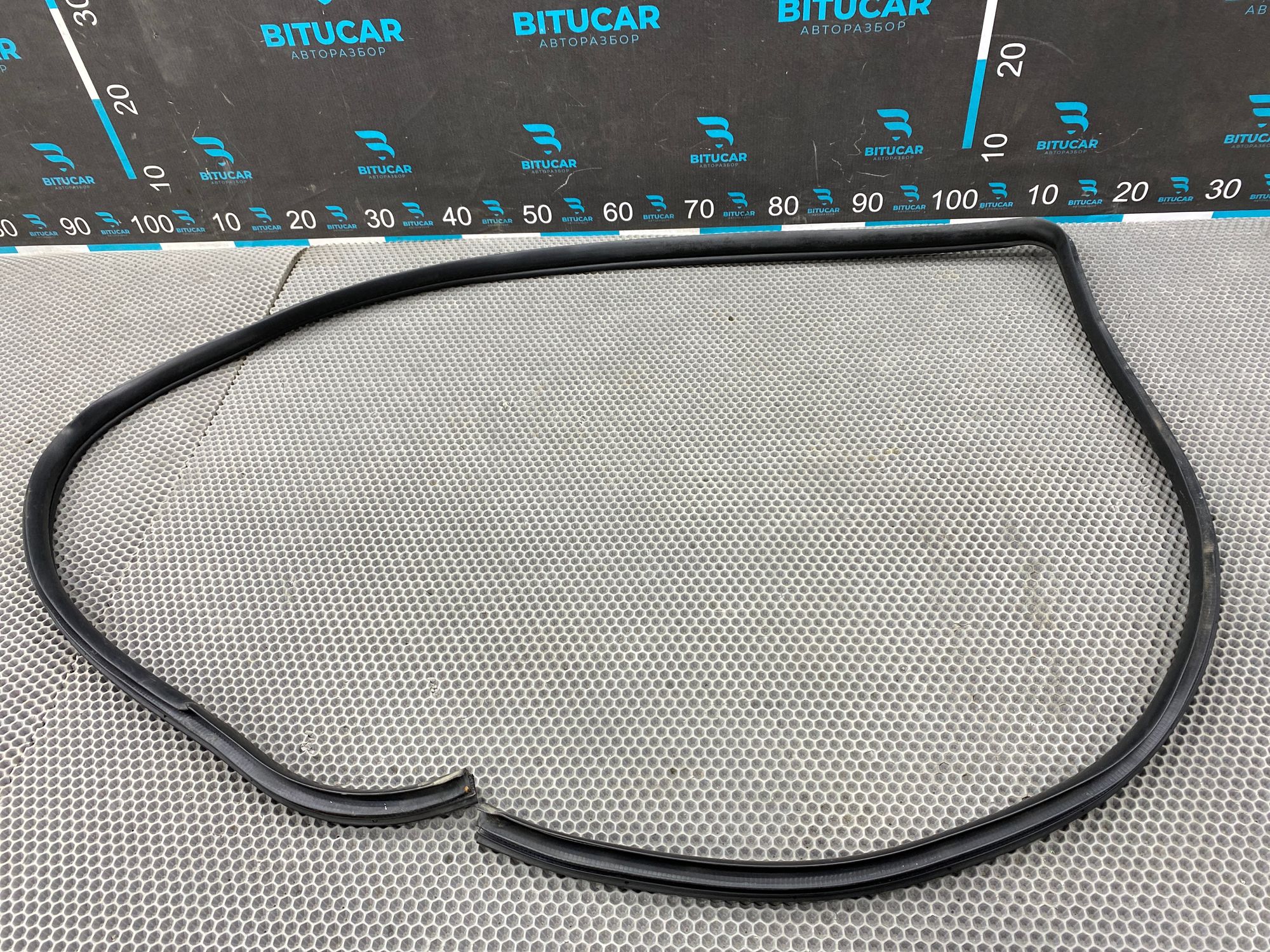 Б/У Уплотнитель  проема двери передней правой Kia Ceed 1 ED (G4FC) 1.6L AT 2010 хэтчбек, 990 рублей, Краснодар