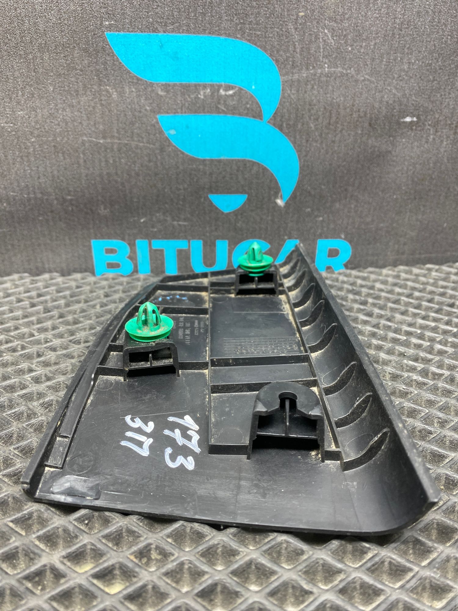 https://ycs.partsauto.market/partsauto-images/thmbs/userImages/c8f07ba63eb5b2f0f6006ea854bf8f7d/part/135f206a-f26f-4467-8910-7c50c30051dc_1776932086617.jpg