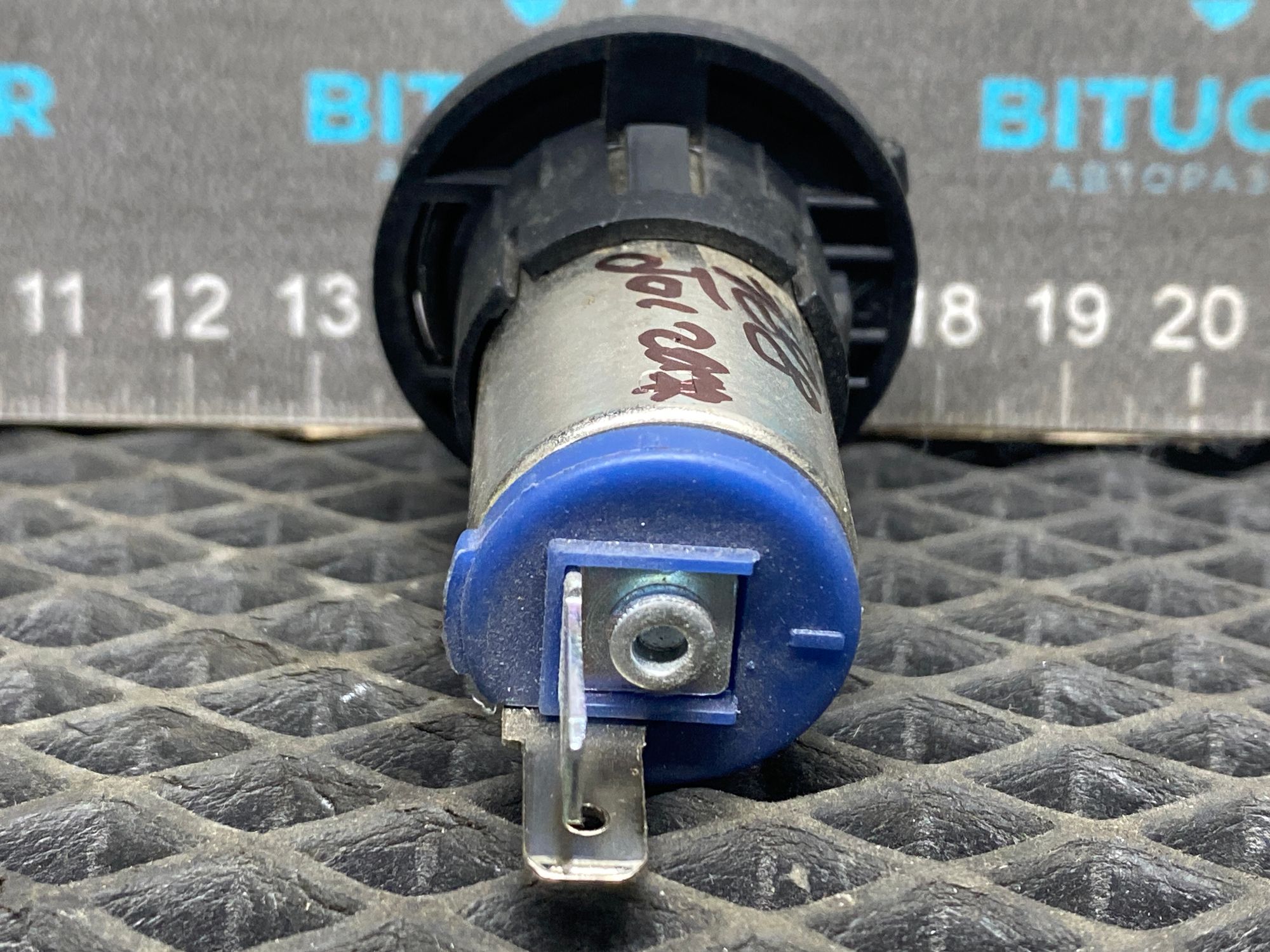 https://ycs.partsauto.market/partsauto-images/thmbs/userImages/c8f07ba63eb5b2f0f6006ea854bf8f7d/part/13b8955e-54c2-4e9d-8948-2e552518daba_1777384625120.jpg