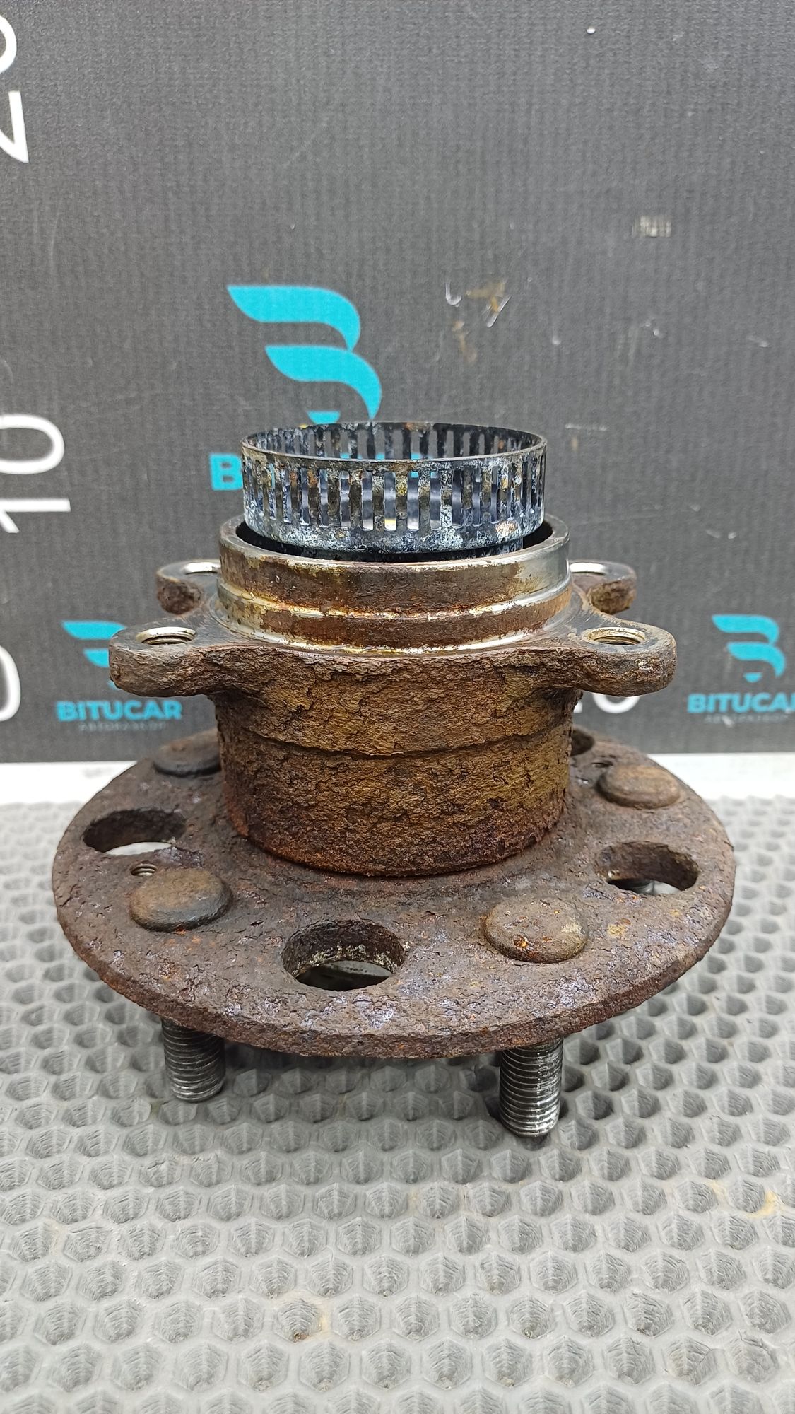 https://ycs.partsauto.market/partsauto-images/thmbs/userImages/c8f07ba63eb5b2f0f6006ea854bf8f7d/part/14196eb8-1c54-4280-a0e3-f7094e6ed865_1777291014161.jpg