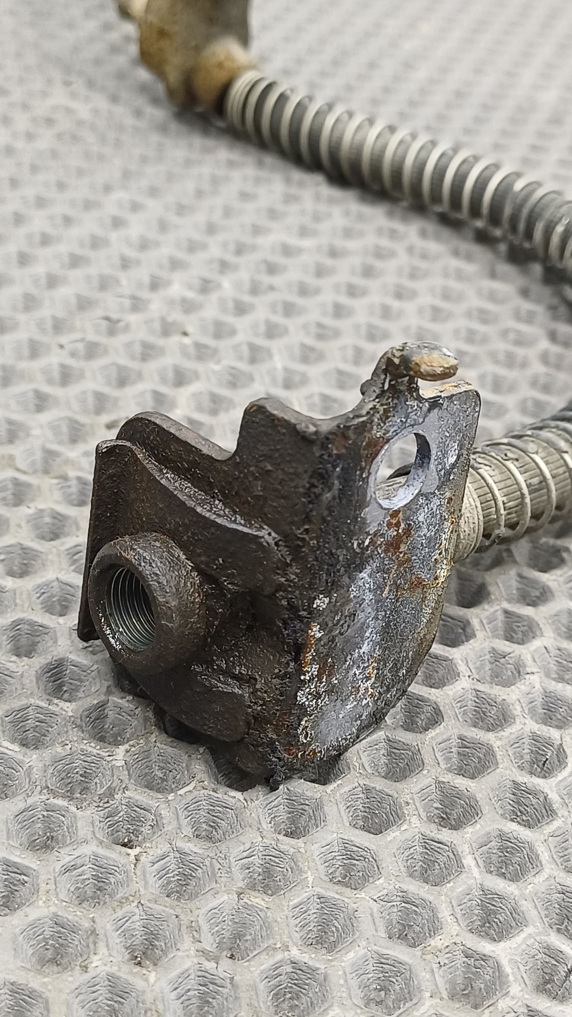 https://ycs.partsauto.market/partsauto-images/thmbs/userImages/c8f07ba63eb5b2f0f6006ea854bf8f7d/part/141d658c-f544-461b-aa77-eac900f23d6d_1777291749256.jpg