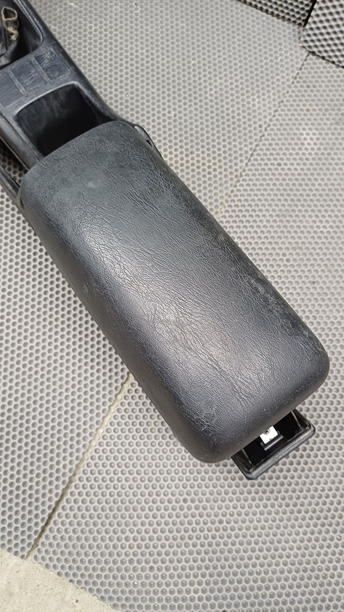 https://ycs.partsauto.market/partsauto-images/thmbs/userImages/c8f07ba63eb5b2f0f6006ea854bf8f7d/part/1515bd8a-9cfa-4a64-b7ae-869b4d7018df_1774511457112.jpg