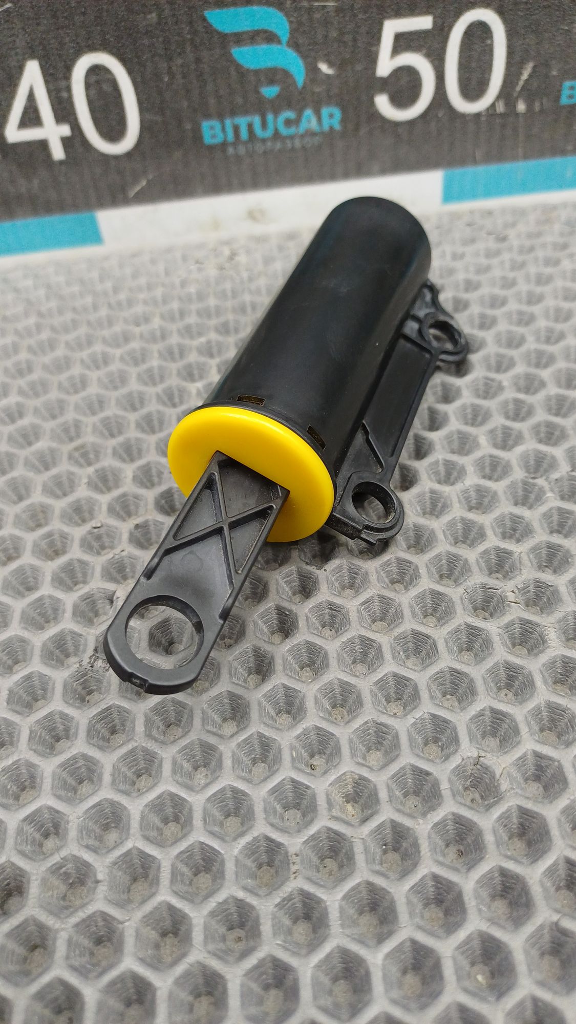 Б/У Амортизатор бардачка Kia Optima 4 JF (G4KJ) 2.4L AT 2019 GT-Line, 990 рублей, Краснодар