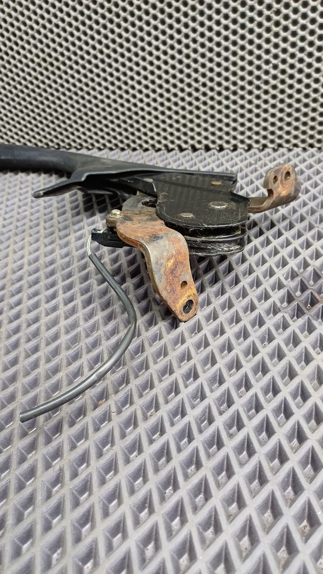 Б/У Рычаг ручного тормоза Toyota CARINA E 6 дорест. 1992—1996 1994 Зеленый, 990 рублей, Краснодар