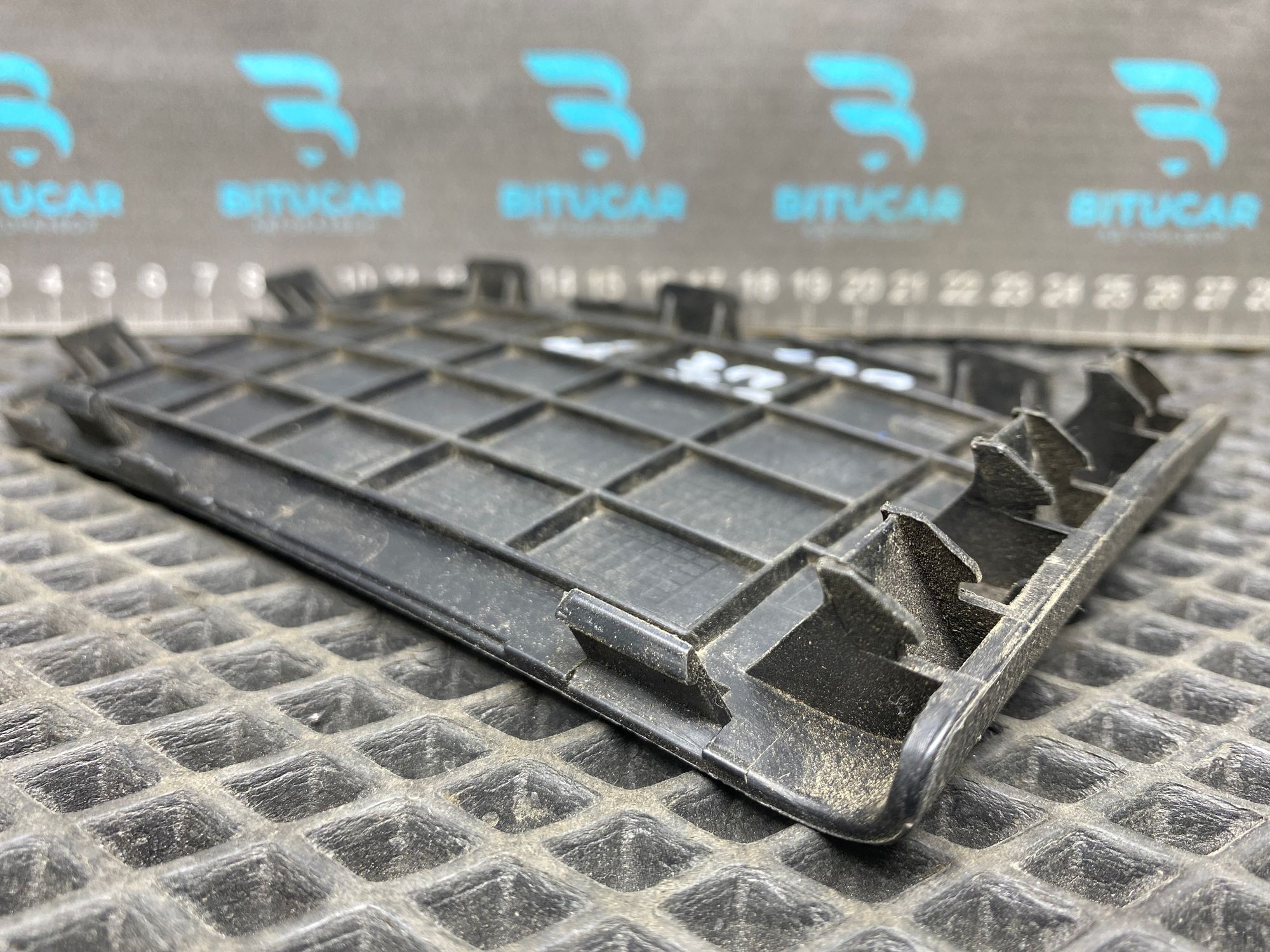 https://ycs.partsauto.market/partsauto-images/thmbs/userImages/c8f07ba63eb5b2f0f6006ea854bf8f7d/part/16cc4439-d3af-402d-b78f-c2c66d45b514_1777449696698.jpg