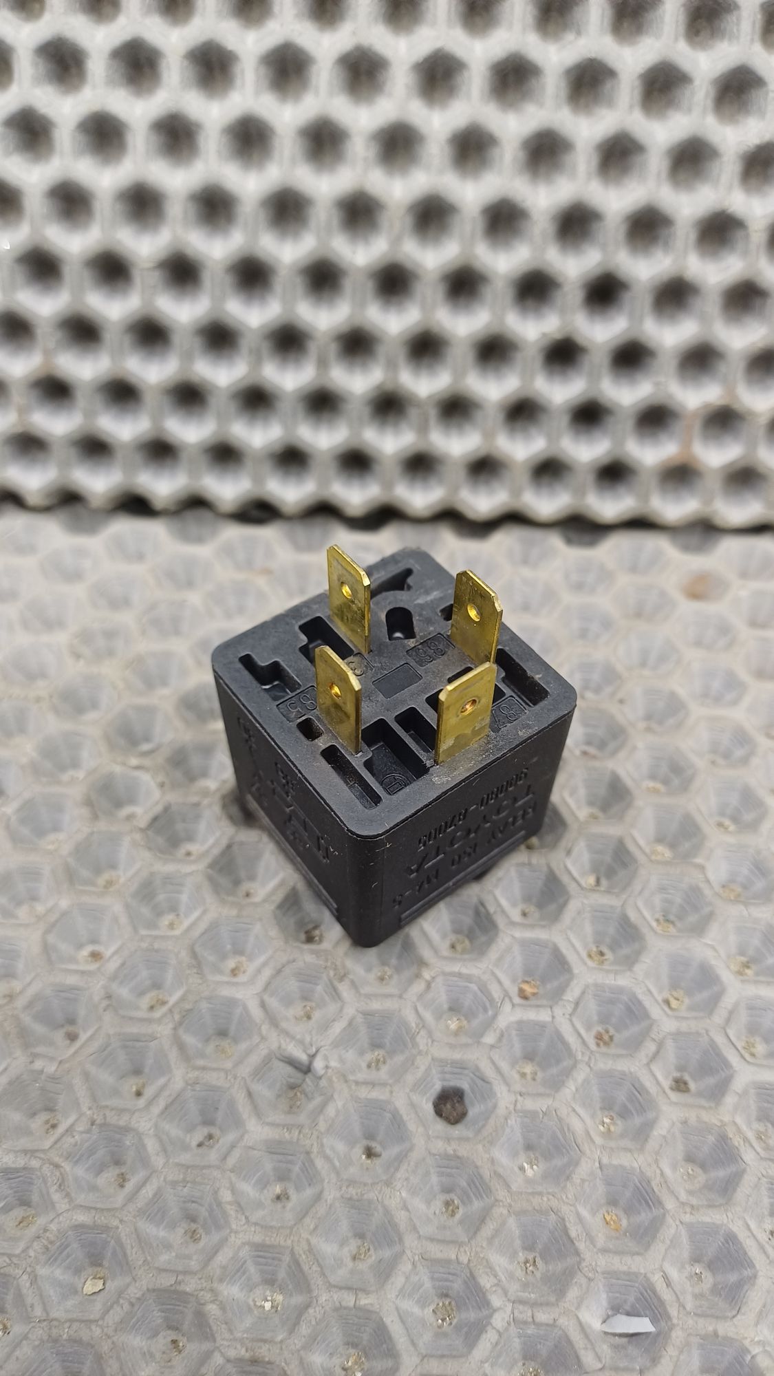 Б/У Реле универсальное 4 контакта  Toyota CARINA E 6 дорест. 1992—1996 1994 Зеленый, 499 рублей, Краснодар