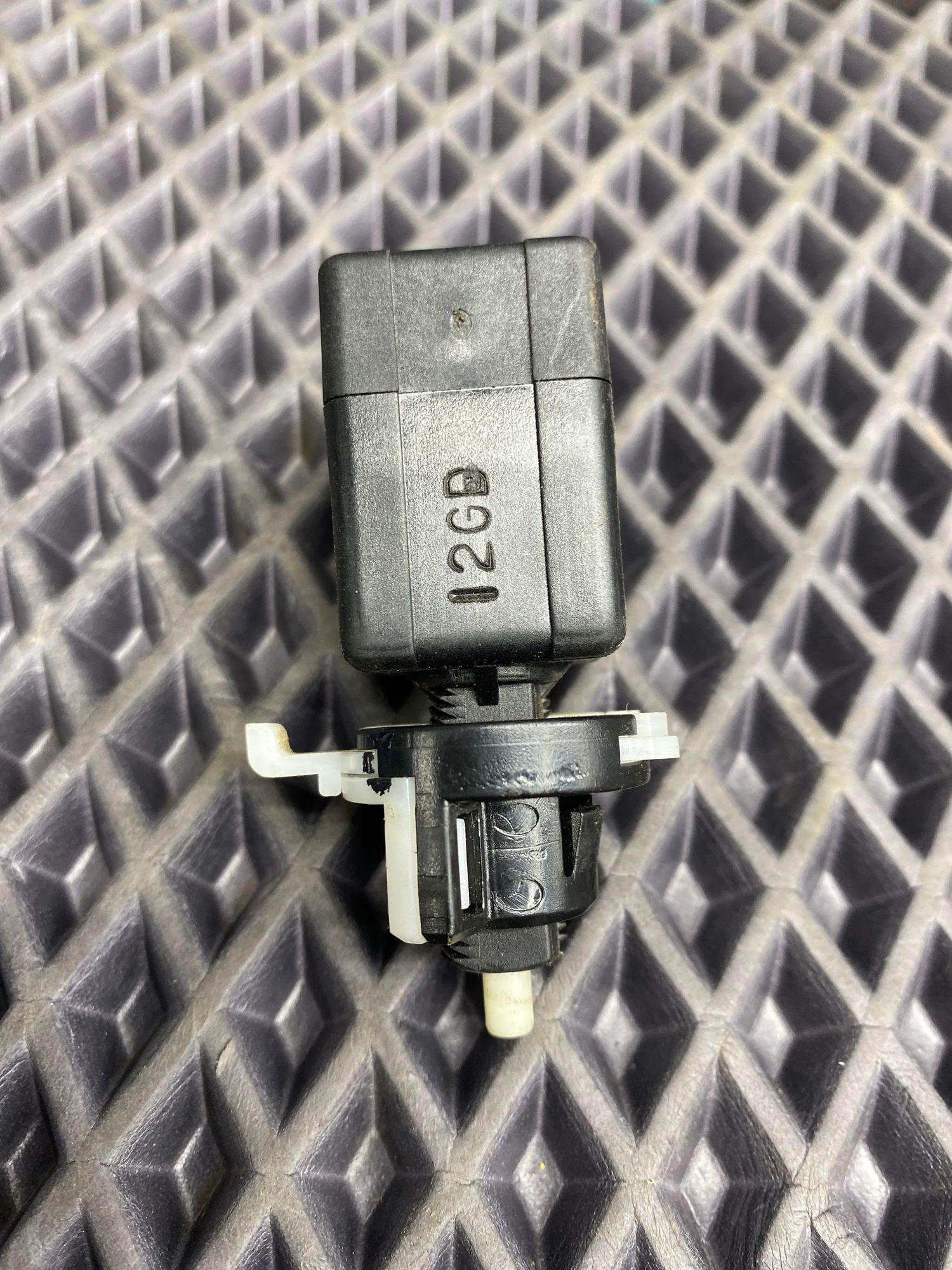 https://ycs.partsauto.market/partsauto-images/thmbs/userImages/c8f07ba63eb5b2f0f6006ea854bf8f7d/part/177ecff7-998c-403e-bbb1-34a0f9c2076e_1773994995904.jpg