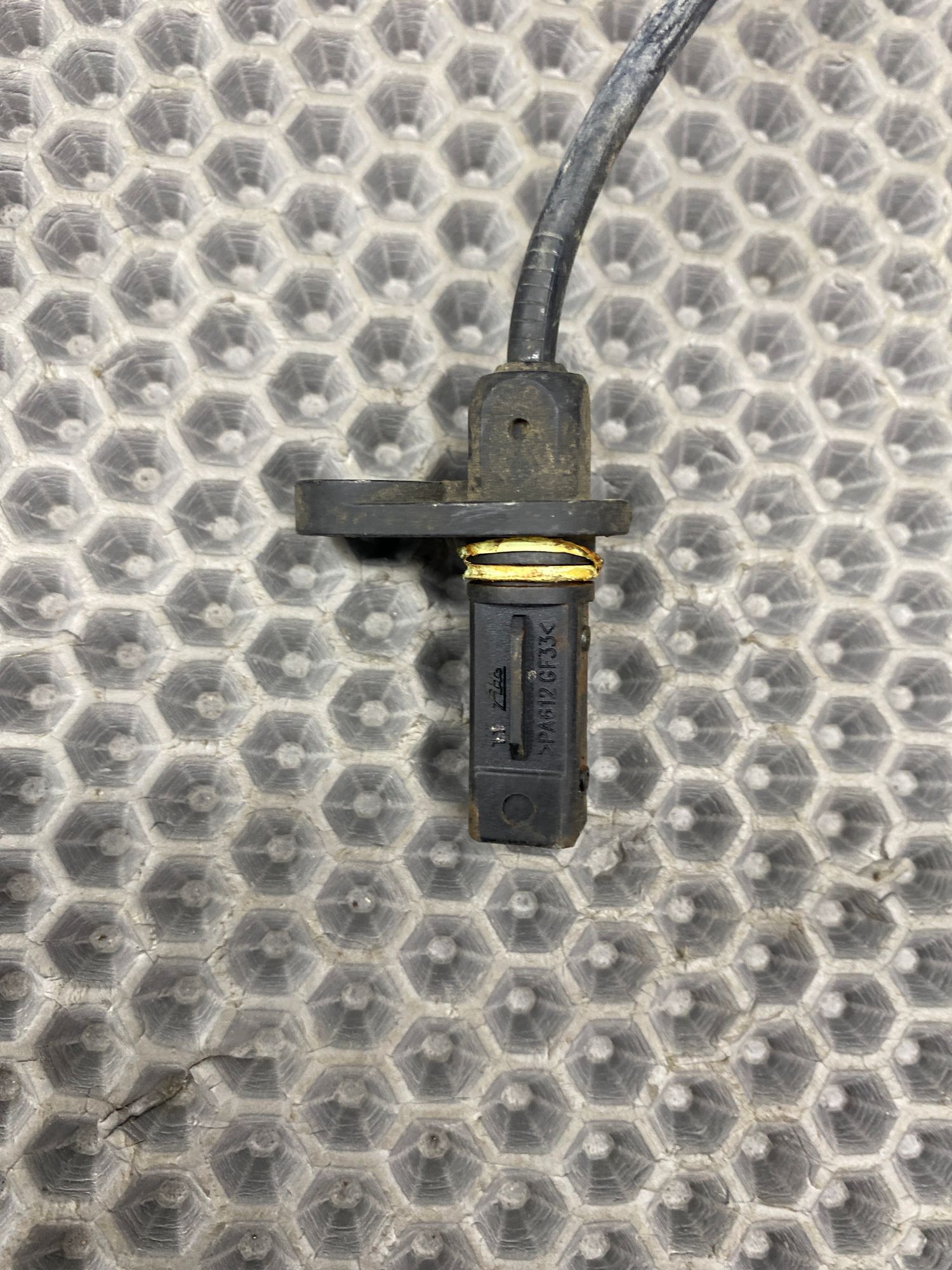 Б/У Датчик ABS задний правый  Kia Ceed 2 JD (G4FG) 1.6L AT 2013 Хэтчбек, 2490 рублей, Краснодар