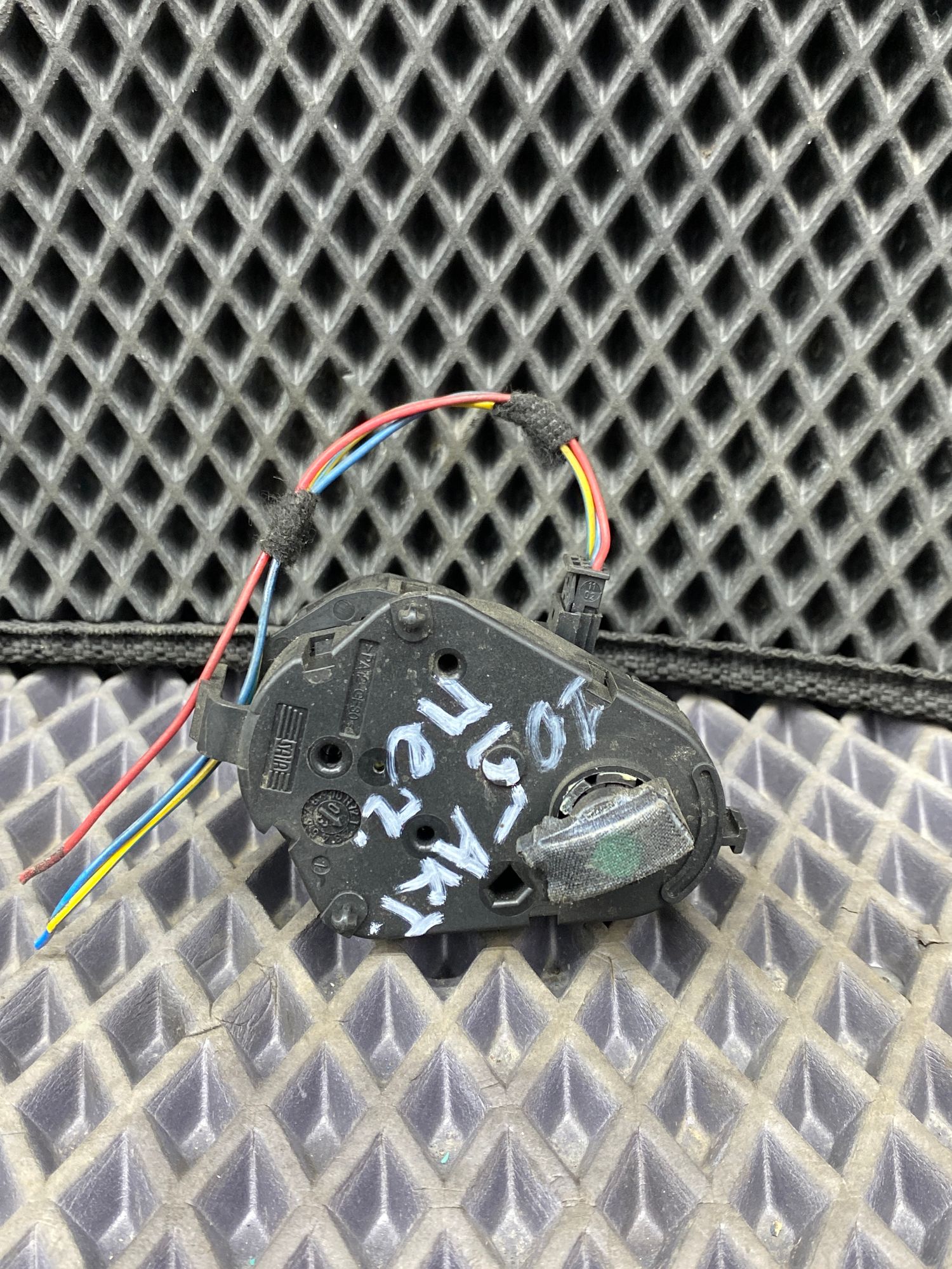 Б/У Сервопривод заслонок отопителя BMW 7-Series 4 дорест. 2001—2005 2003 Черный, 890 рублей, Краснодар