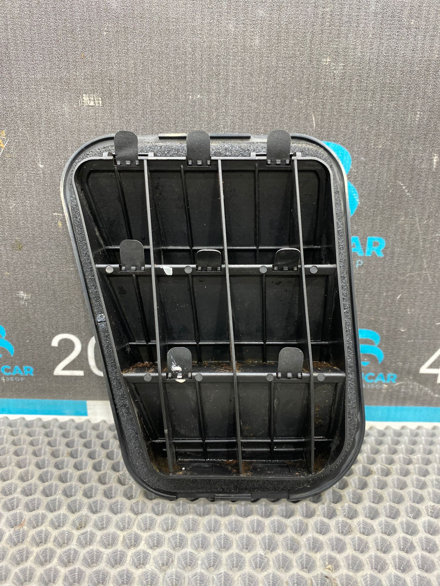 https://ycs.partsauto.market/partsauto-images/thmbs/userImages/c8f07ba63eb5b2f0f6006ea854bf8f7d/part/185525c4-c6ee-49aa-af6d-67661fb595d3_1777302586049.jpg