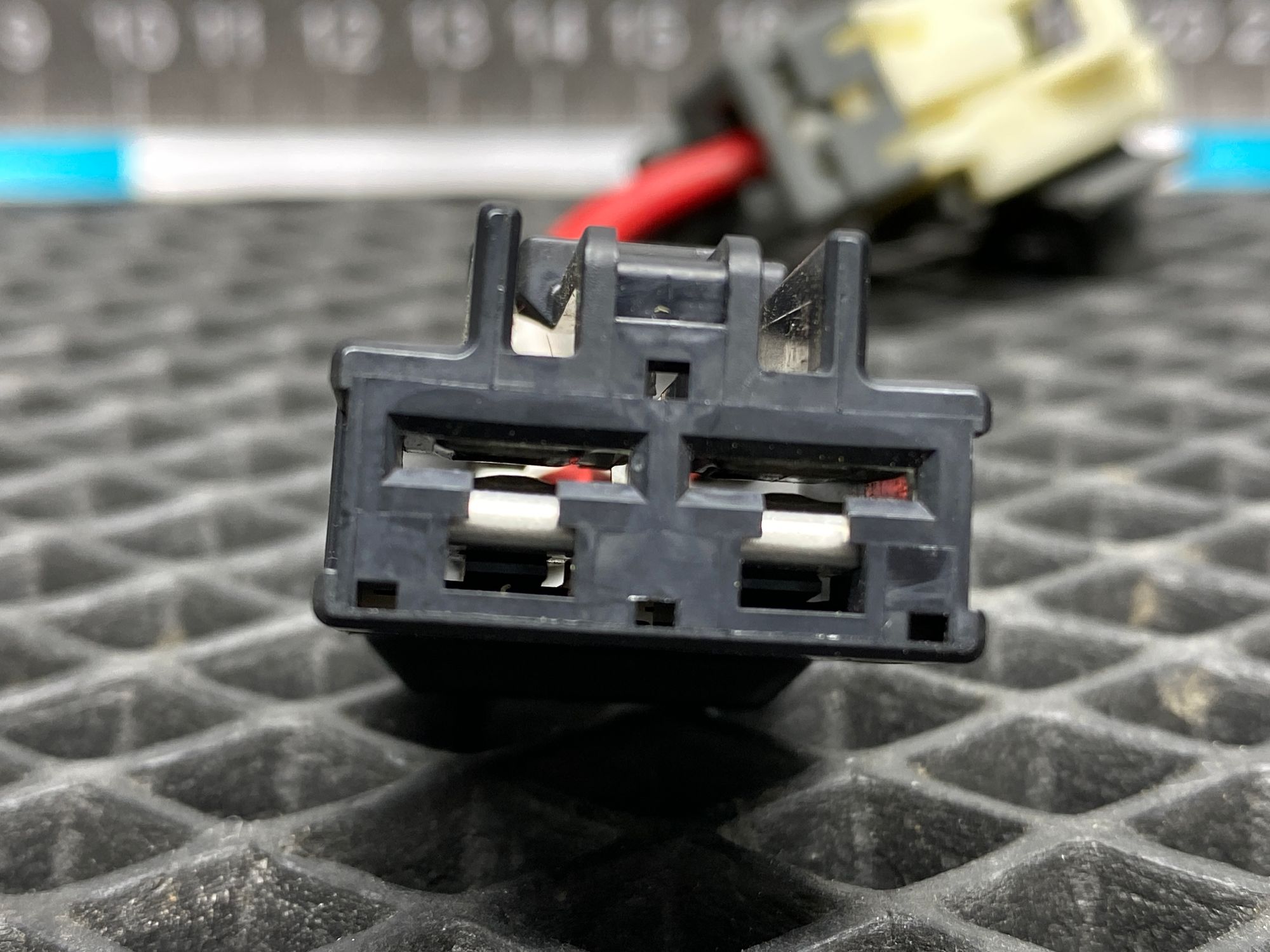 https://ycs.partsauto.market/partsauto-images/thmbs/userImages/c8f07ba63eb5b2f0f6006ea854bf8f7d/part/1924e9d9-dd3b-48b0-8139-84d9ec3d30e9_1777727741977.jpg