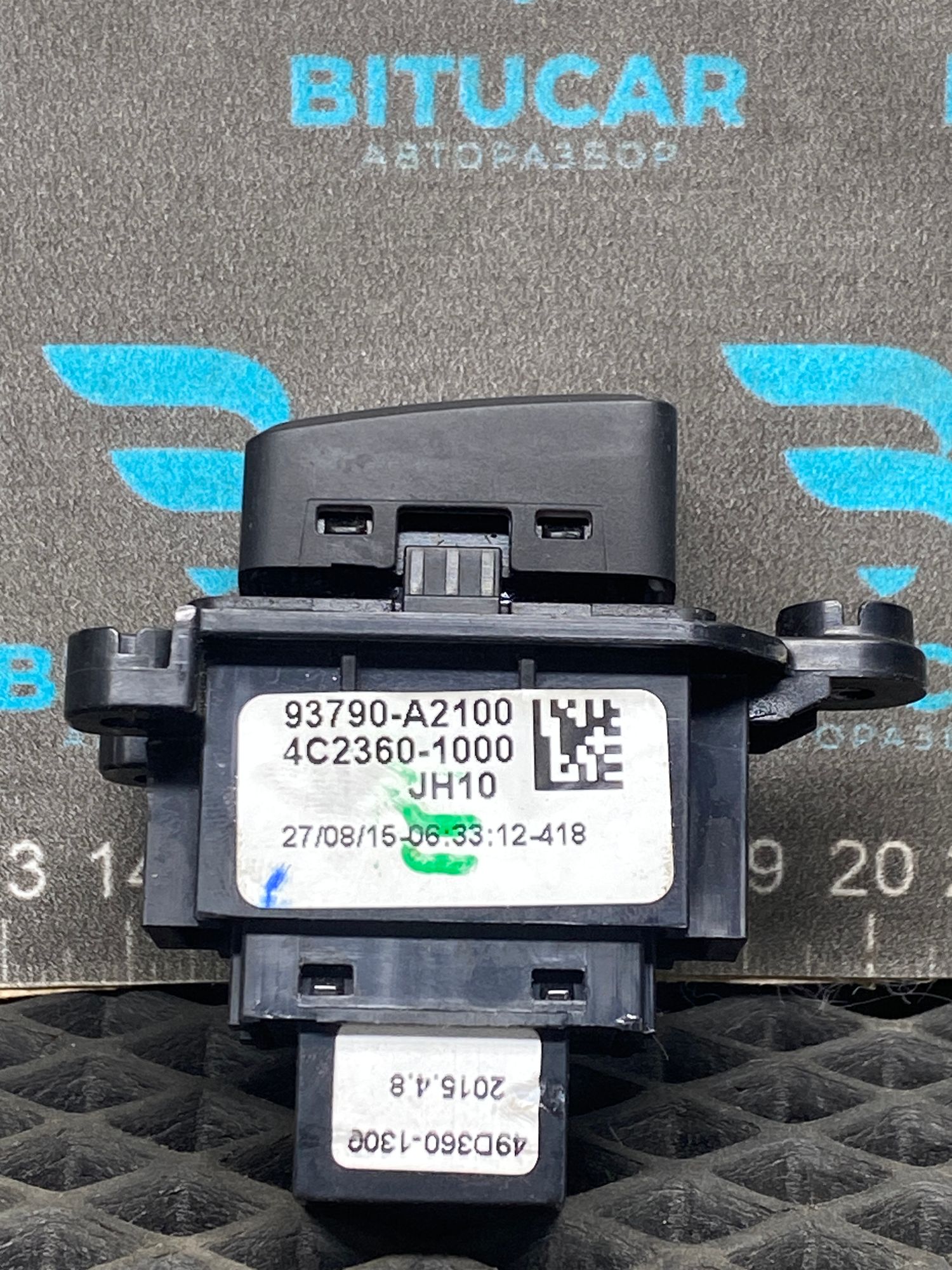 https://ycs.partsauto.market/partsauto-images/thmbs/userImages/c8f07ba63eb5b2f0f6006ea854bf8f7d/part/1974d90b-3037-4666-8a5b-9d71372bf572_1777385359961.jpg