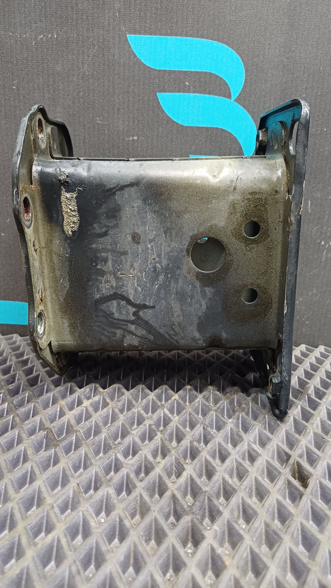 Б/У Кронштейн усилителя переднего бампера левый Kia Ceed 1 ED (G4FC) 1.6L AT 2010 хэтчбек, 1490 рублей, Краснодар