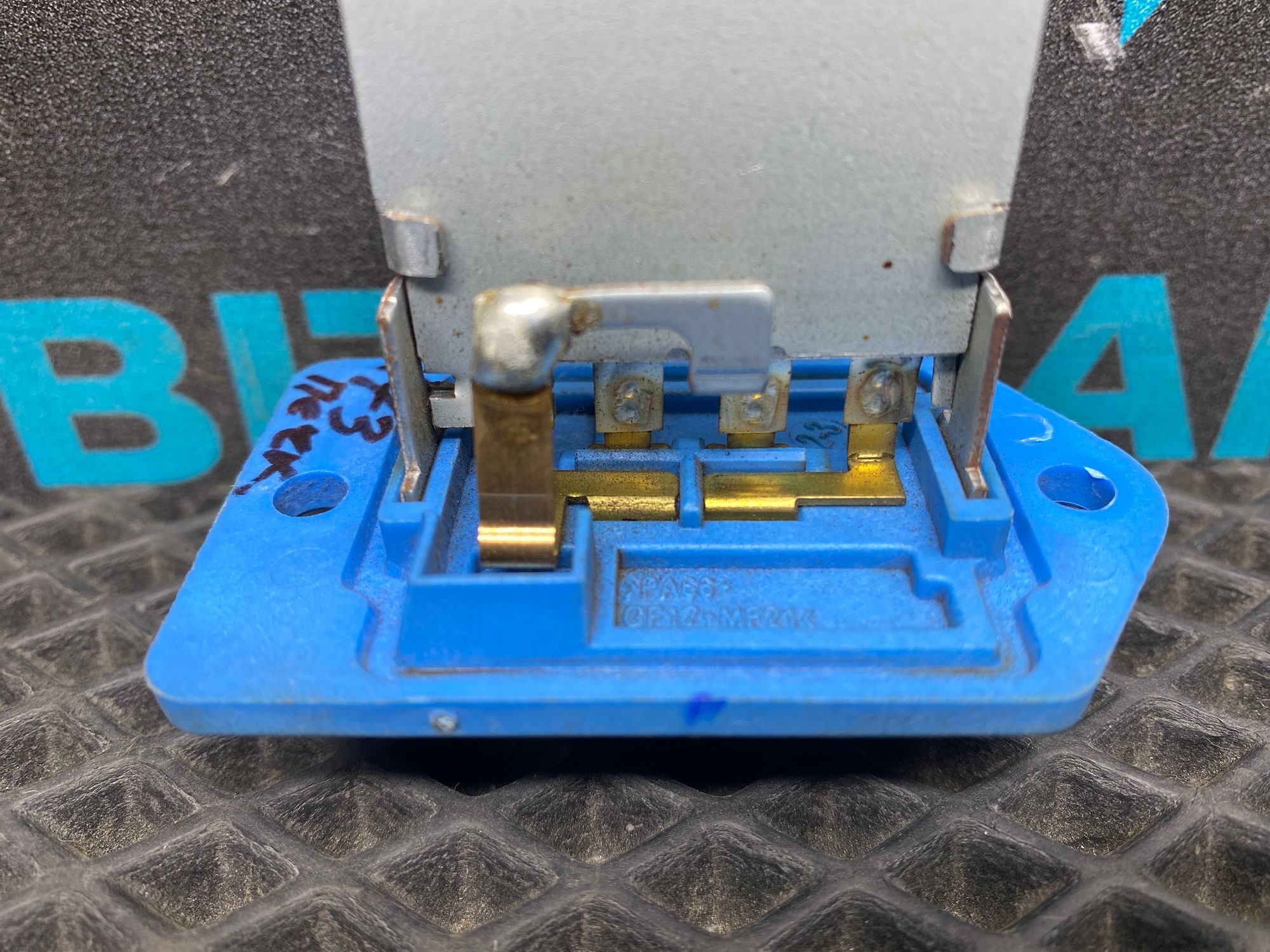 Б/У Резистор отопителя Kia Rio 4 (G4FG) 1.6L AT 2021, 790 рублей, Краснодар