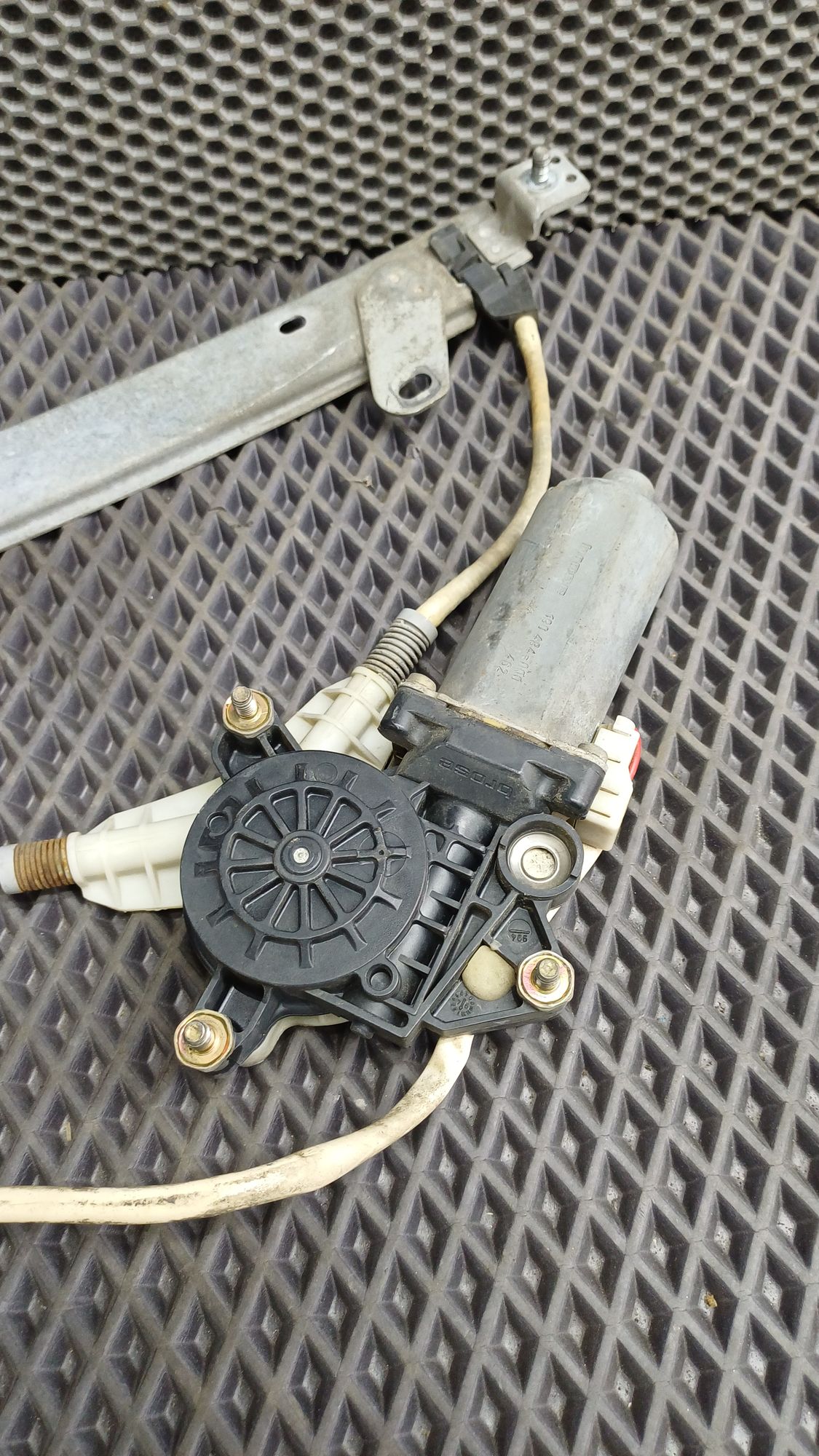 Б/У Стеклоподъемник задней правой двери Toyota CARINA E 6 дорест. 1992—1996 1994 Зеленый, 3490 рублей, Краснодар