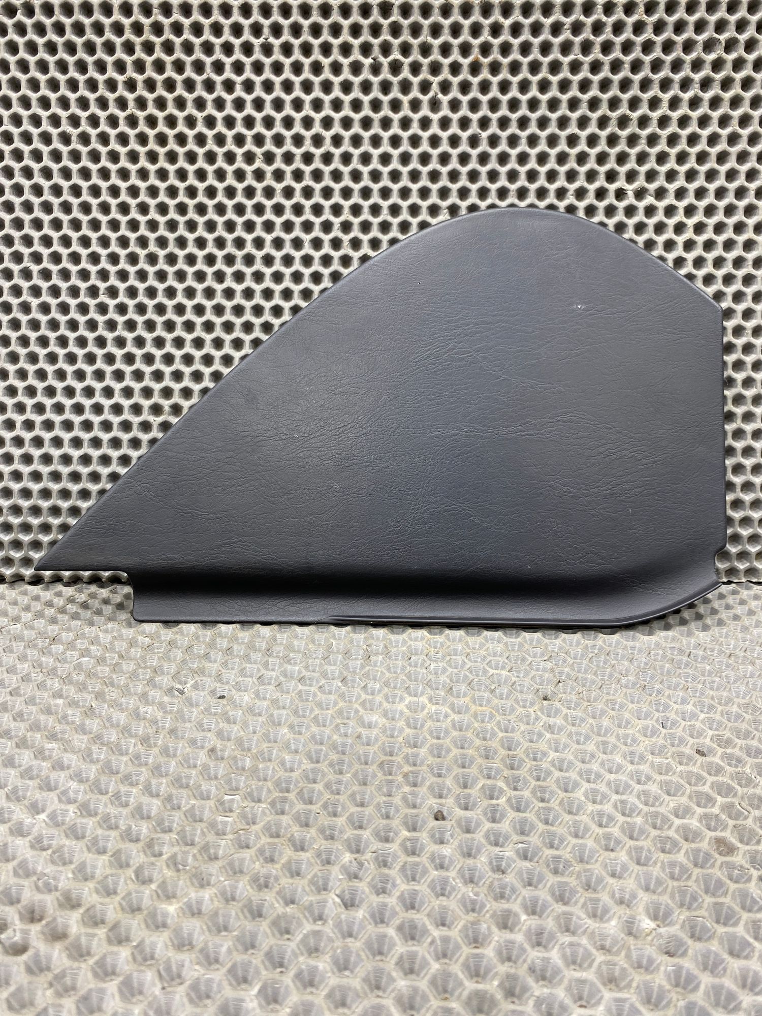 Б/У Накладка торпедо боковая правая Toyota CARINA E 6 дорест. 1992—1996 1994 Зеленый, 499 рублей, Краснодар