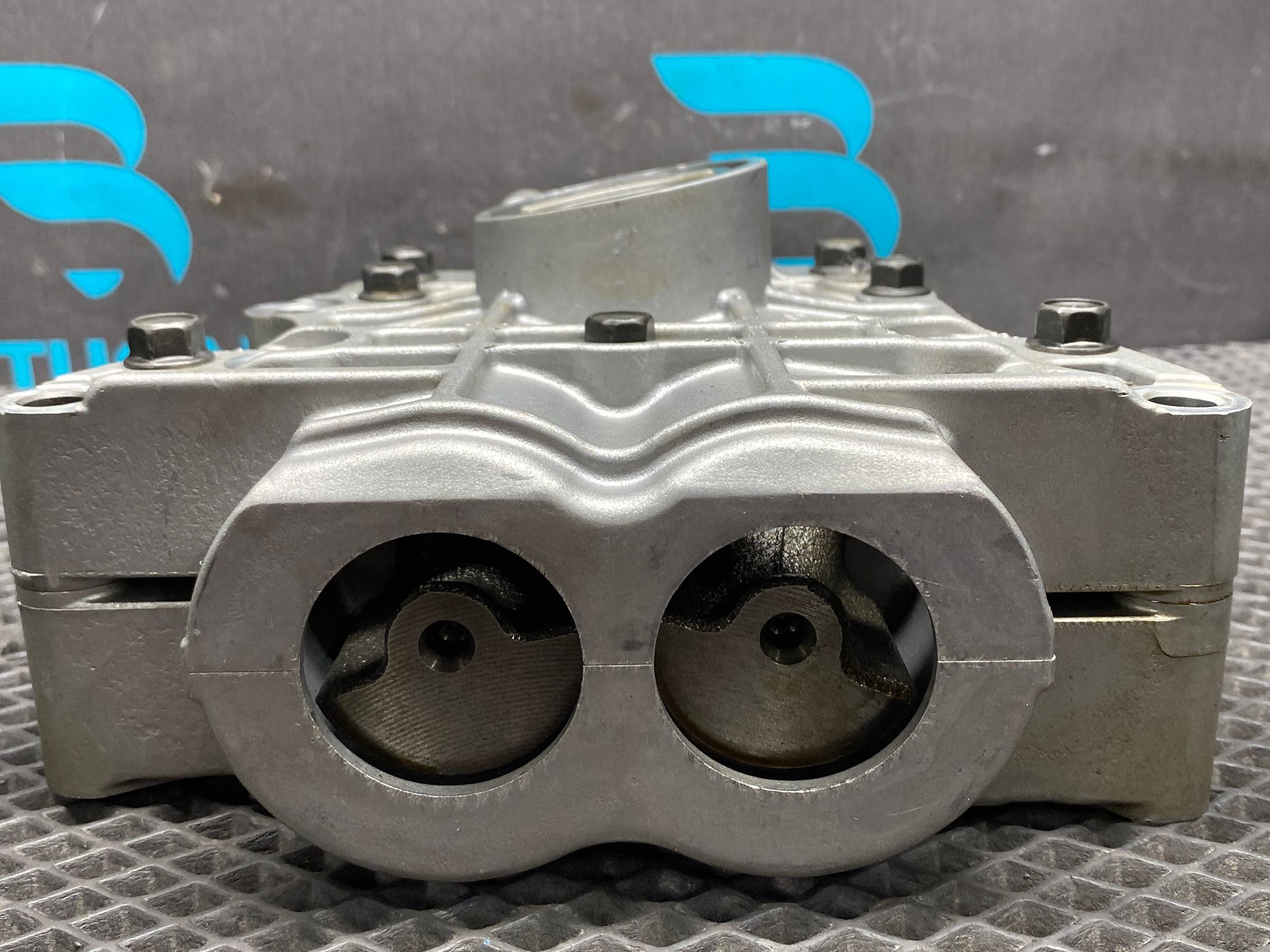 https://ycs.partsauto.market/partsauto-images/thmbs/userImages/c8f07ba63eb5b2f0f6006ea854bf8f7d/part/1acce069-ccca-45ae-97cf-0e0f1a93f82c_1777212086033.jpg