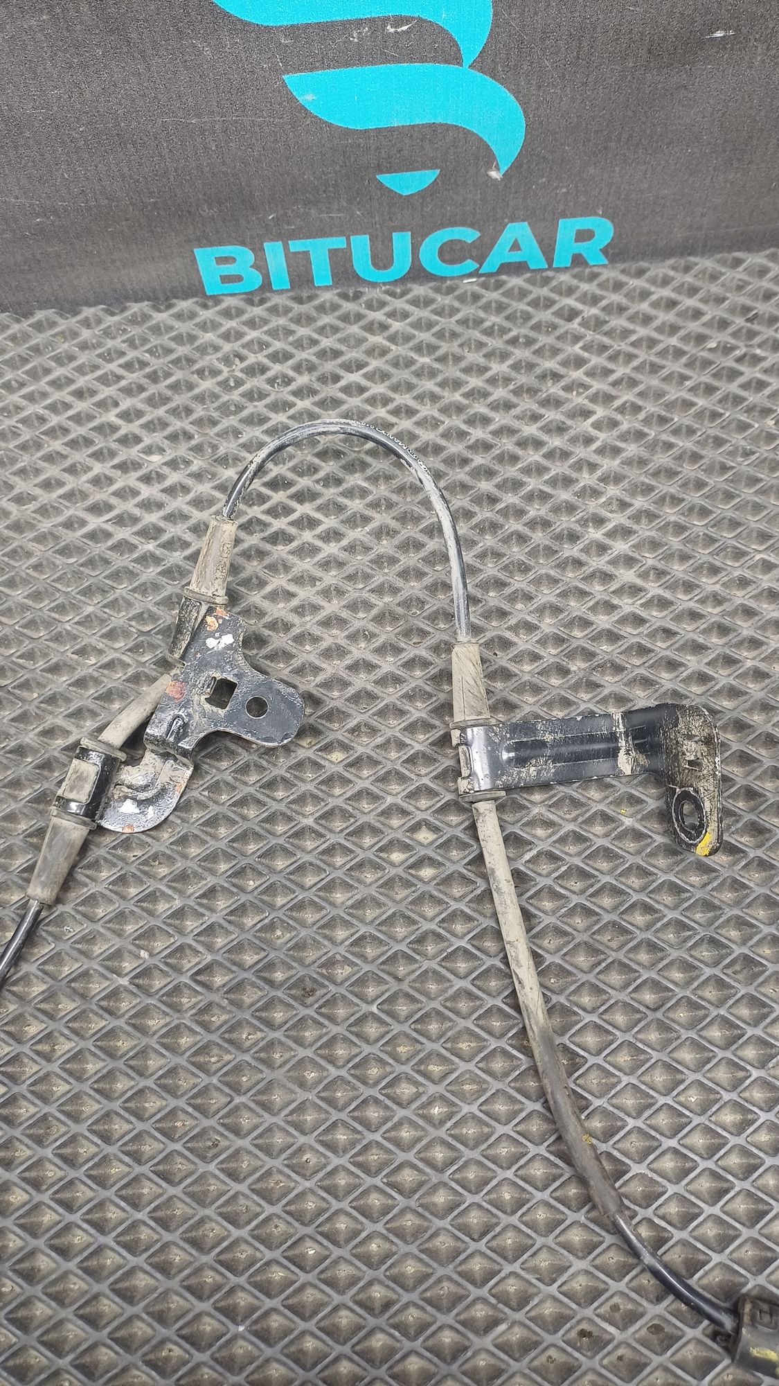 https://ycs.partsauto.market/partsauto-images/thmbs/userImages/c8f07ba63eb5b2f0f6006ea854bf8f7d/part/1ad3c9d5-3508-4f73-b9be-9b9c27a9032f_1777099617252.jpg
