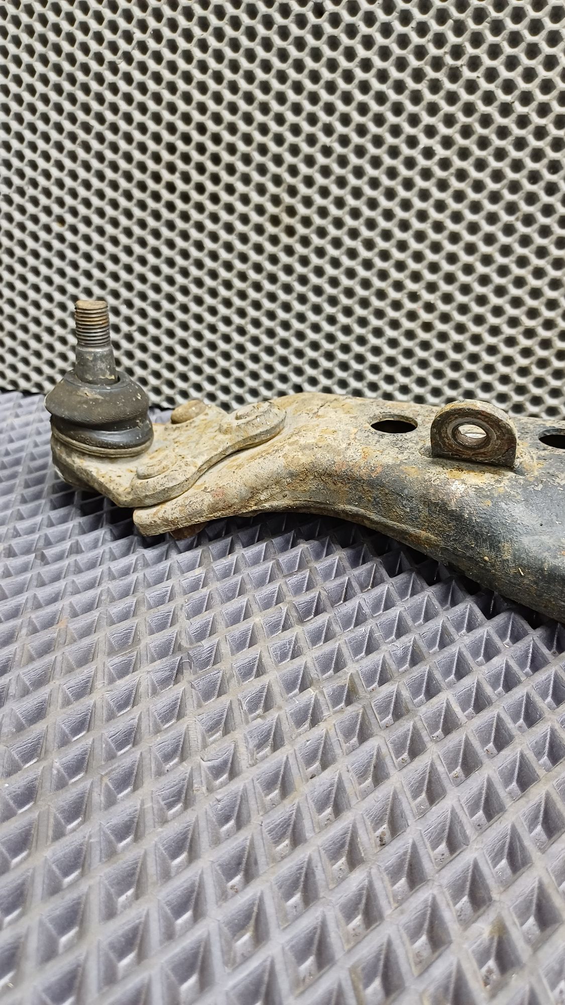 Б/У Рычаг передний левый нижний Toyota CARINA E 6 дорест. 1992—1996 1994 Зеленый, 1290 рублей, Краснодар