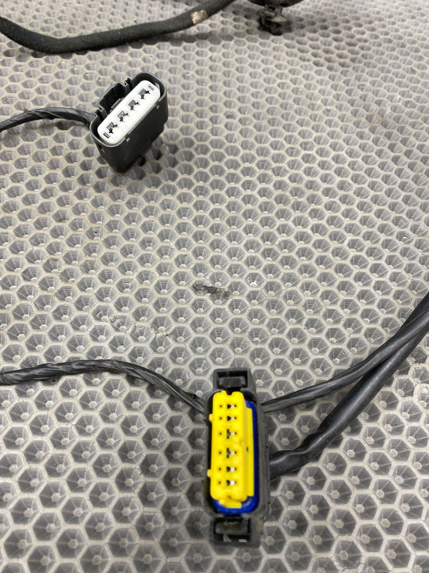 https://ycs.partsauto.market/partsauto-images/thmbs/userImages/c8f07ba63eb5b2f0f6006ea854bf8f7d/part/1b04cb7a-0542-4885-8ad6-738a86129bf4_1776949308202.jpg