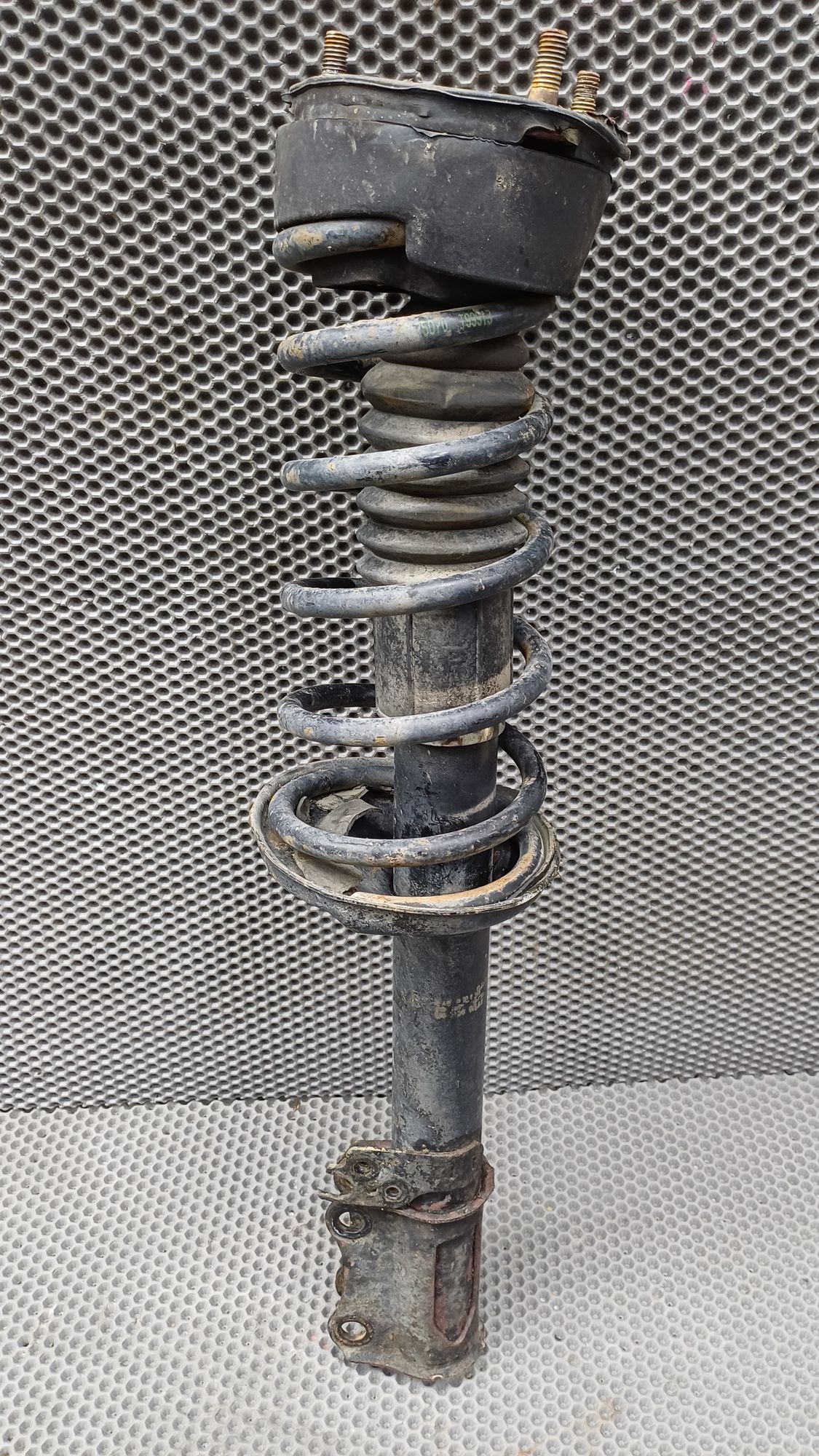 Б/У Амортизатор задний правый в сборе Toyota CARINA E 6 дорест. 1992—1996 1994 Зеленый, 2490 рублей, Краснодар