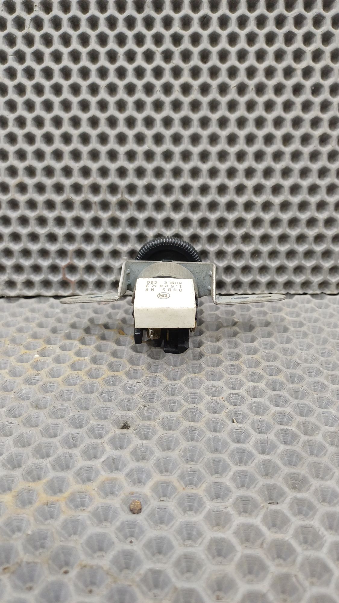 Б/У Кнопка регулировки подсветки приборов Toyota CARINA E 6 дорест. 1992—1996 1994 Зеленый, 499 рублей, Краснодар