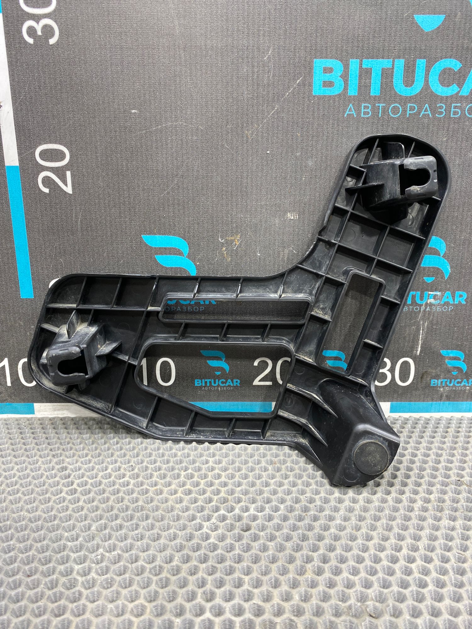 https://ycs.partsauto.market/partsauto-images/thmbs/userImages/c8f07ba63eb5b2f0f6006ea854bf8f7d/part/1c3f57c3-e2f1-4f22-83ab-58ff0e195042_1777299879565.jpg