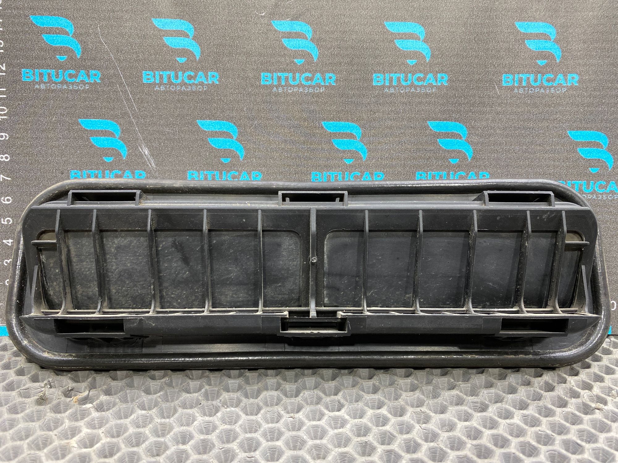 https://ycs.partsauto.market/partsauto-images/thmbs/userImages/c8f07ba63eb5b2f0f6006ea854bf8f7d/part/1c50bed8-2bf5-4edd-8da9-0f4c005fae80_1777809238087.jpg