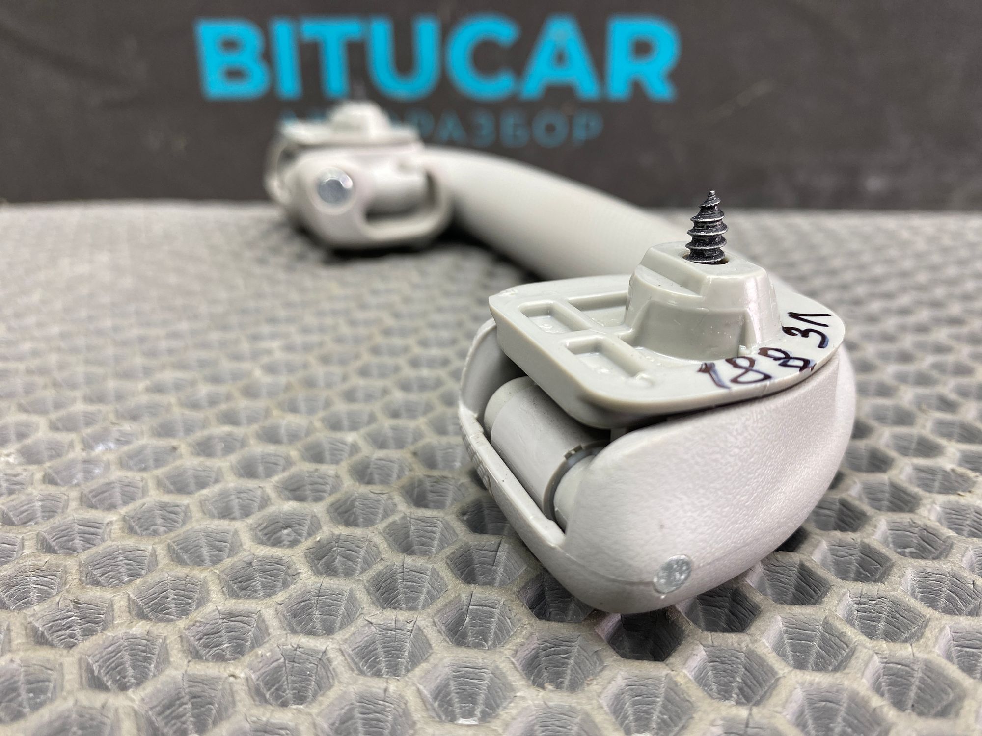 https://ycs.partsauto.market/partsauto-images/thmbs/userImages/c8f07ba63eb5b2f0f6006ea854bf8f7d/part/1c7d9e4a-9a93-4096-90f5-e3142f3f57e1_1777540654803.jpg