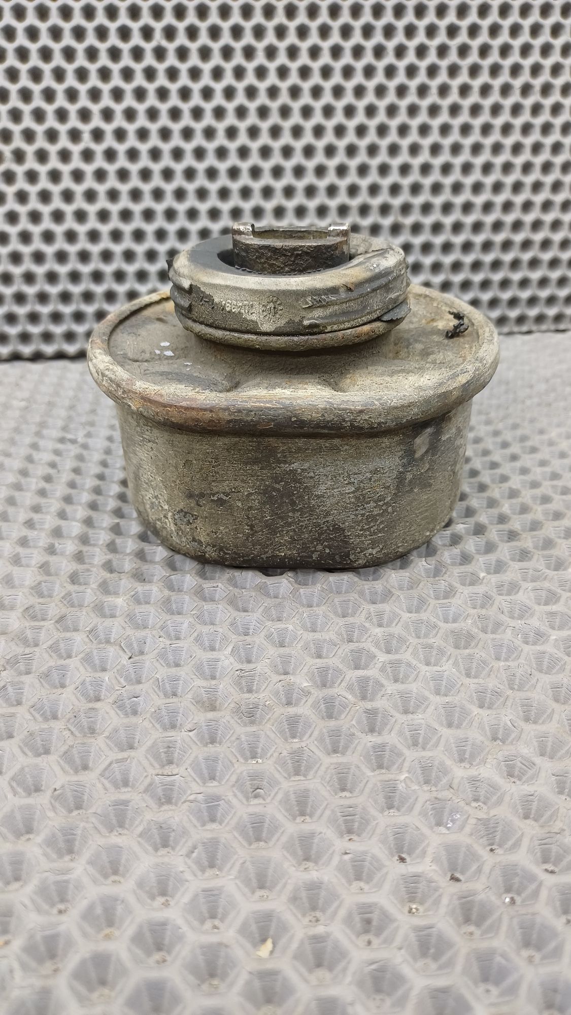 Б/У Подушка двигателя левая Volkswagen Transporter T4 4 дорест. 1990—2003 1993 синий, 1490 рублей, Краснодар