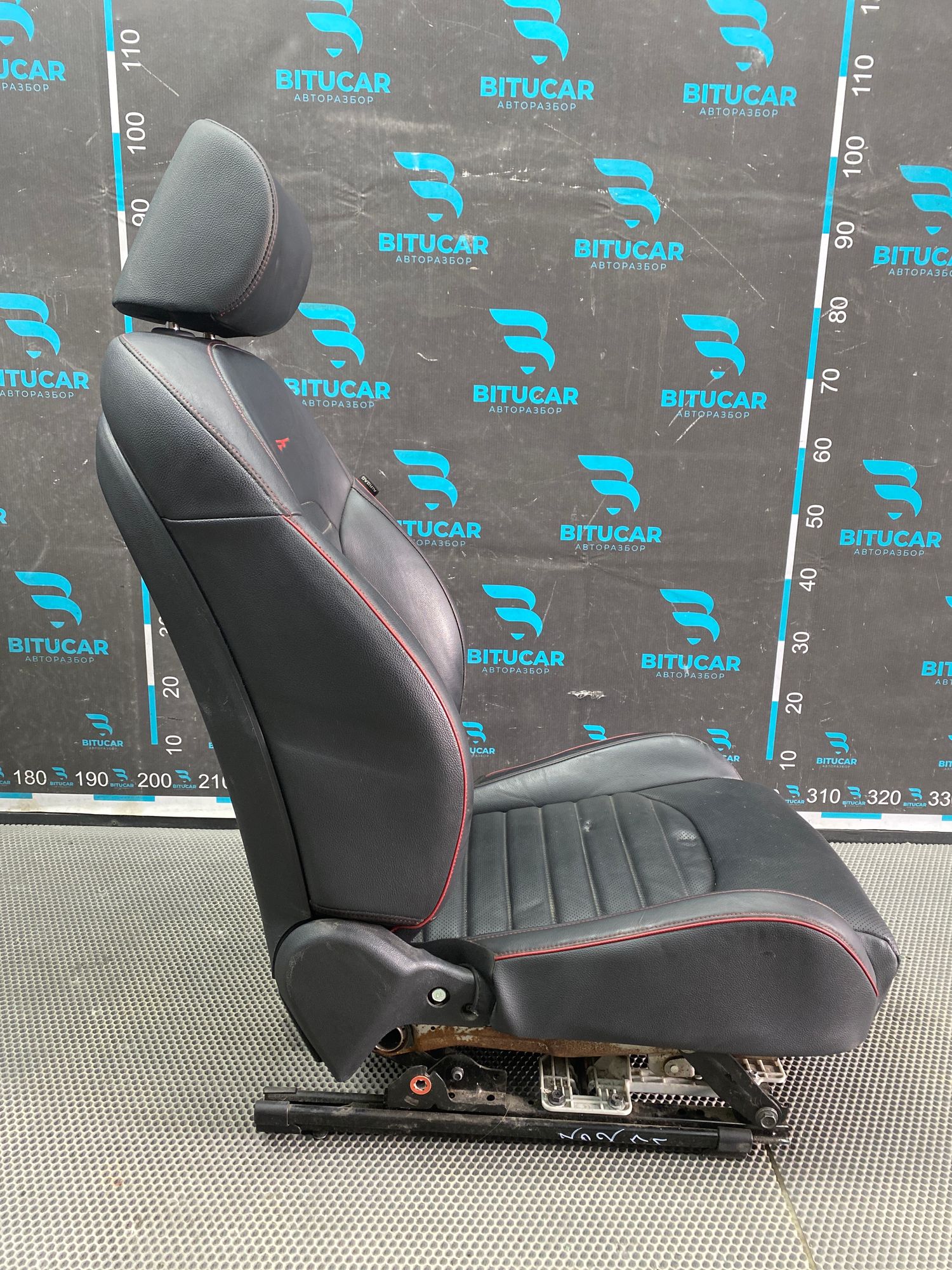 https://ycs.partsauto.market/partsauto-images/thmbs/userImages/c8f07ba63eb5b2f0f6006ea854bf8f7d/part/1d28143a-d17f-46d8-a366-1c479532942c_1777455056974.jpg