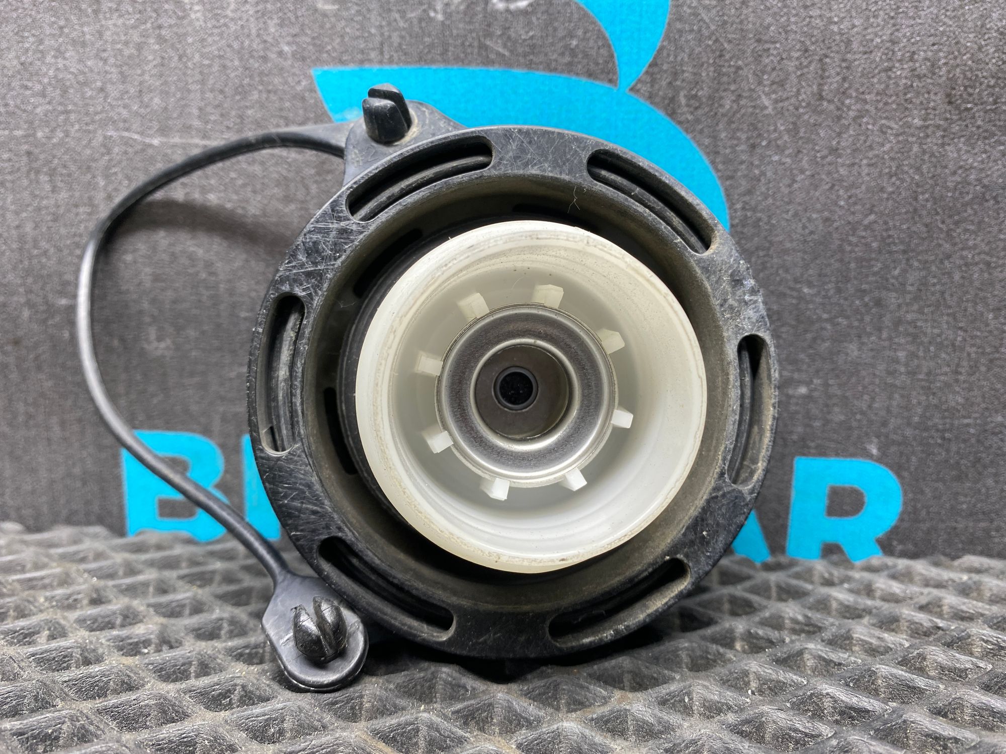 https://ycs.partsauto.market/partsauto-images/thmbs/userImages/c8f07ba63eb5b2f0f6006ea854bf8f7d/part/1d4dd794-f9c7-4ee5-8e10-e1fff04434ad_1776926826840.jpg
