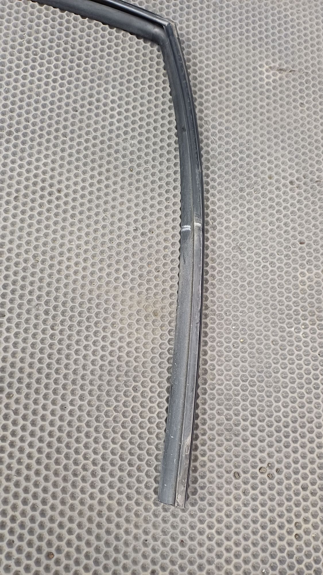 https://ycs.partsauto.market/partsauto-images/thmbs/userImages/c8f07ba63eb5b2f0f6006ea854bf8f7d/part/1d8eaac1-c5cd-4546-9760-b3e183a3fa2f_1777203158671.jpg