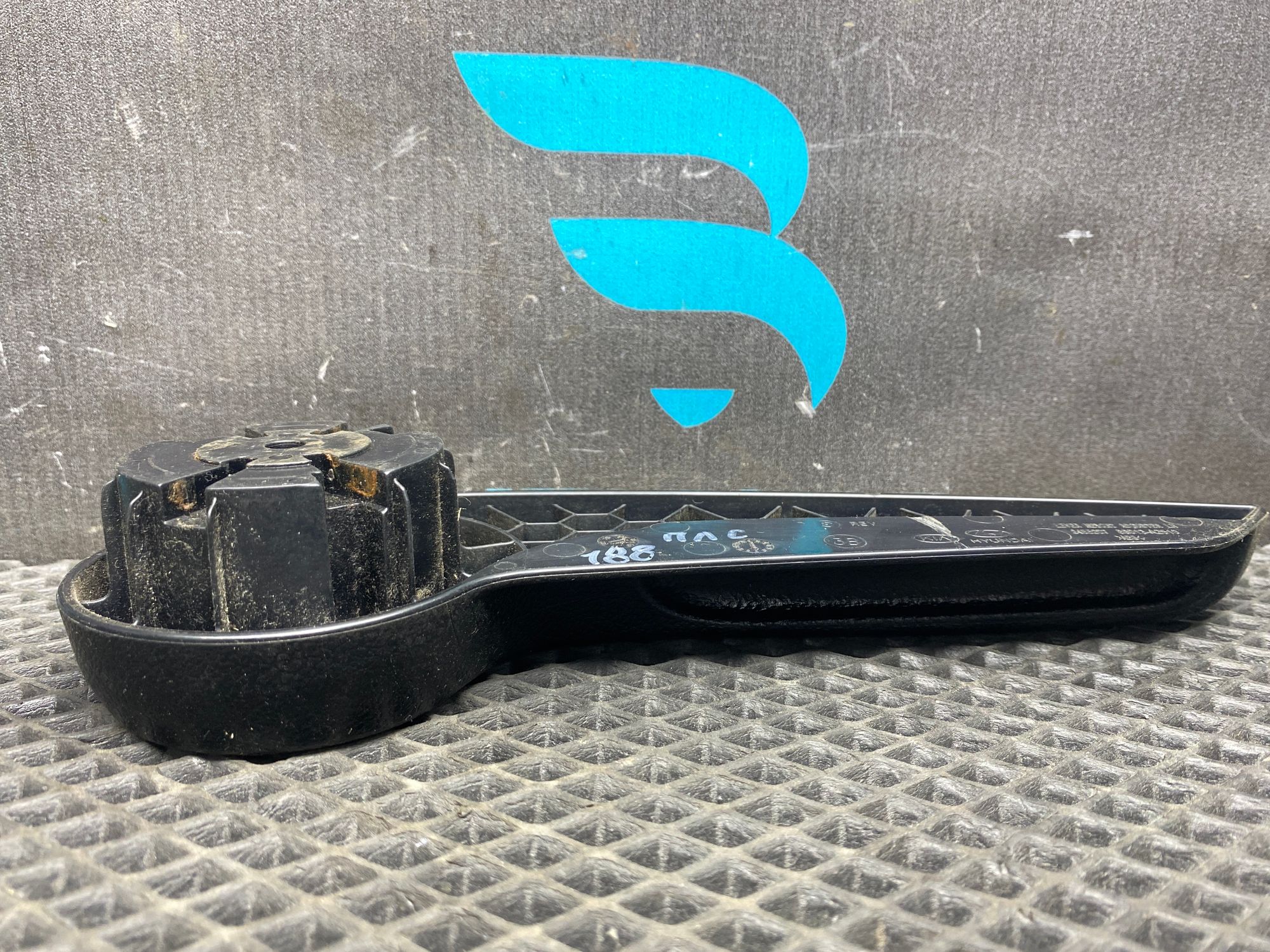 https://ycs.partsauto.market/partsauto-images/thmbs/userImages/c8f07ba63eb5b2f0f6006ea854bf8f7d/part/1dd3d7da-cedf-458c-ac34-4ca81d406858_1777380301692.jpg