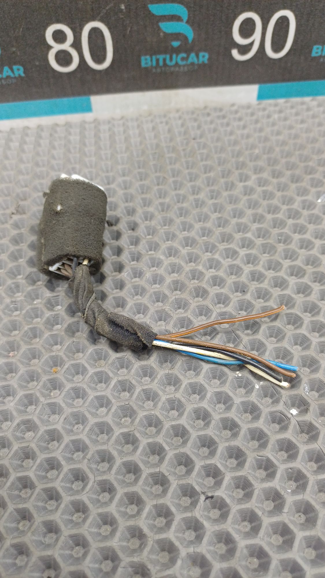 https://ycs.partsauto.market/partsauto-images/thmbs/userImages/c8f07ba63eb5b2f0f6006ea854bf8f7d/part/1de13a11-cdea-445e-b13f-c559325fb8f1_1774868721156.jpg