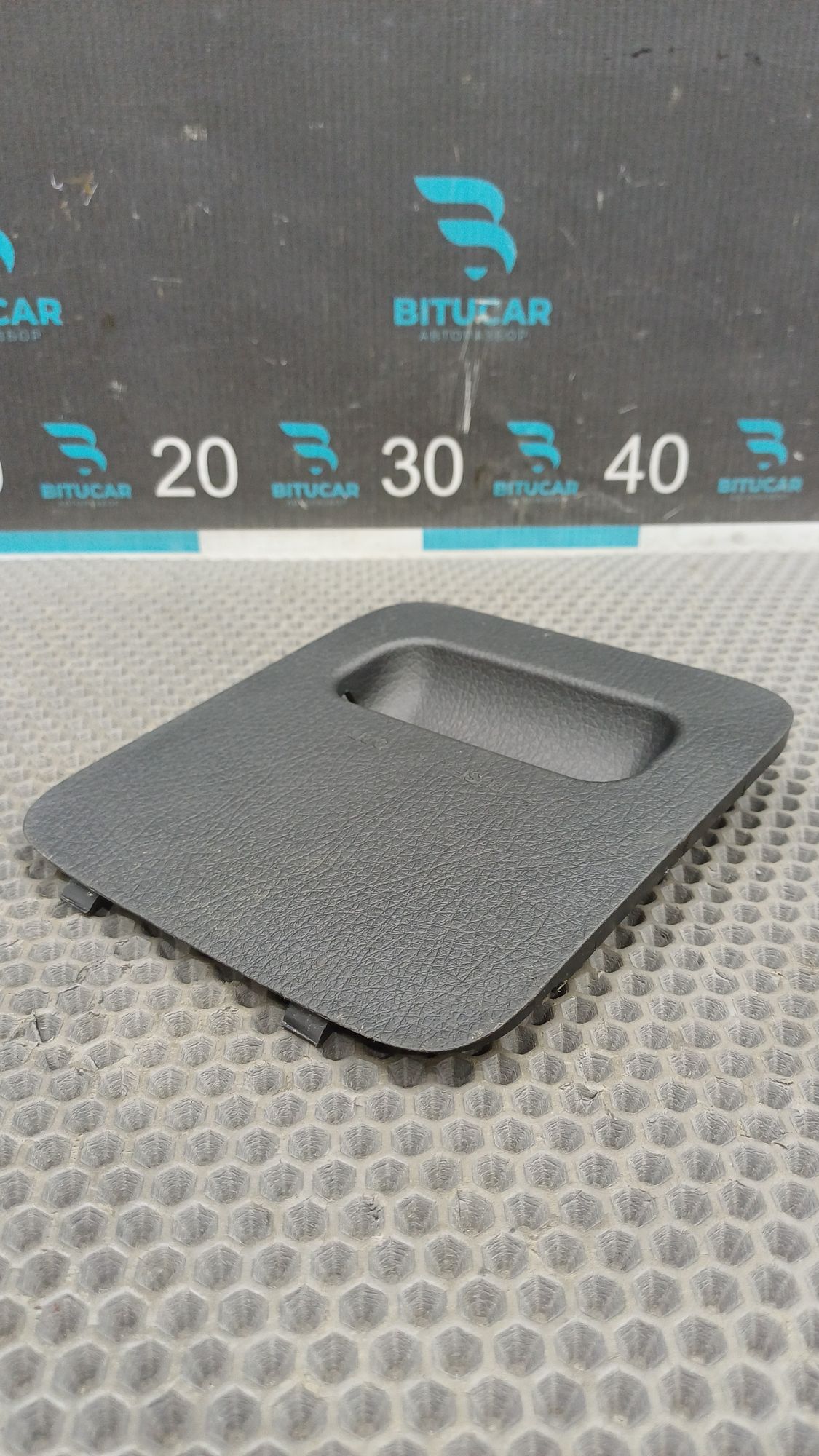 https://ycs.partsauto.market/partsauto-images/thmbs/userImages/c8f07ba63eb5b2f0f6006ea854bf8f7d/part/1e3a9c3b-98fb-4057-8d07-e60706fc7211_1777361496152.jpg