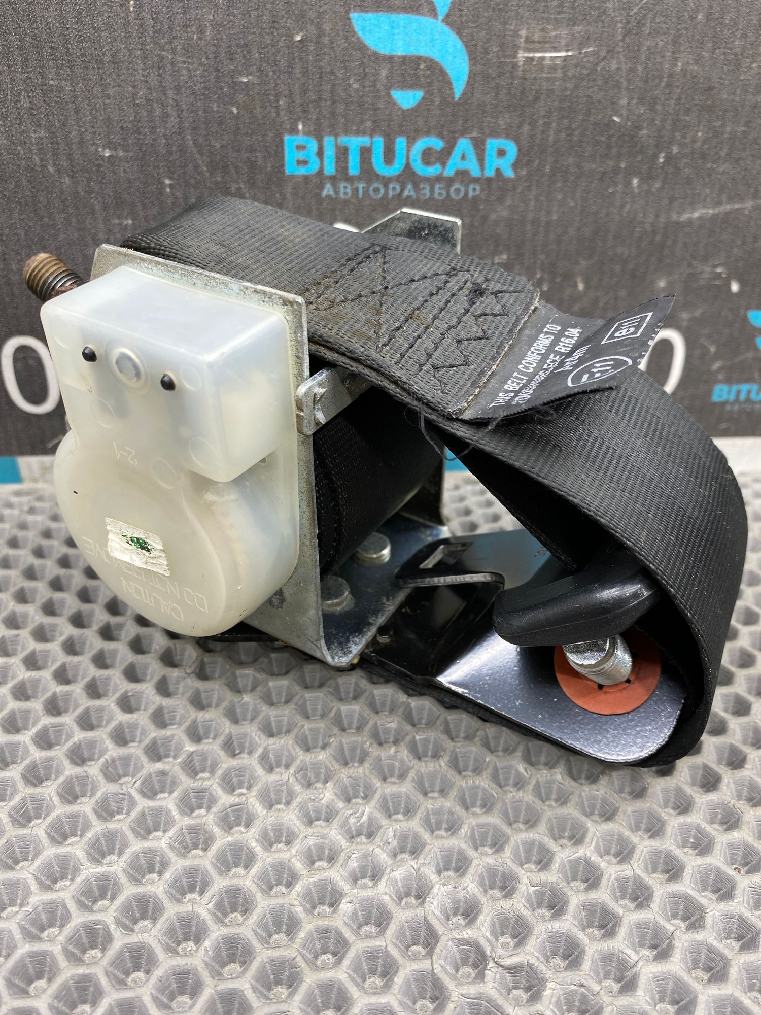 https://ycs.partsauto.market/partsauto-images/thmbs/userImages/c8f07ba63eb5b2f0f6006ea854bf8f7d/part/1f073352-6378-4ffb-a8c3-2b3be3e46d59_1775041285378.jpg
