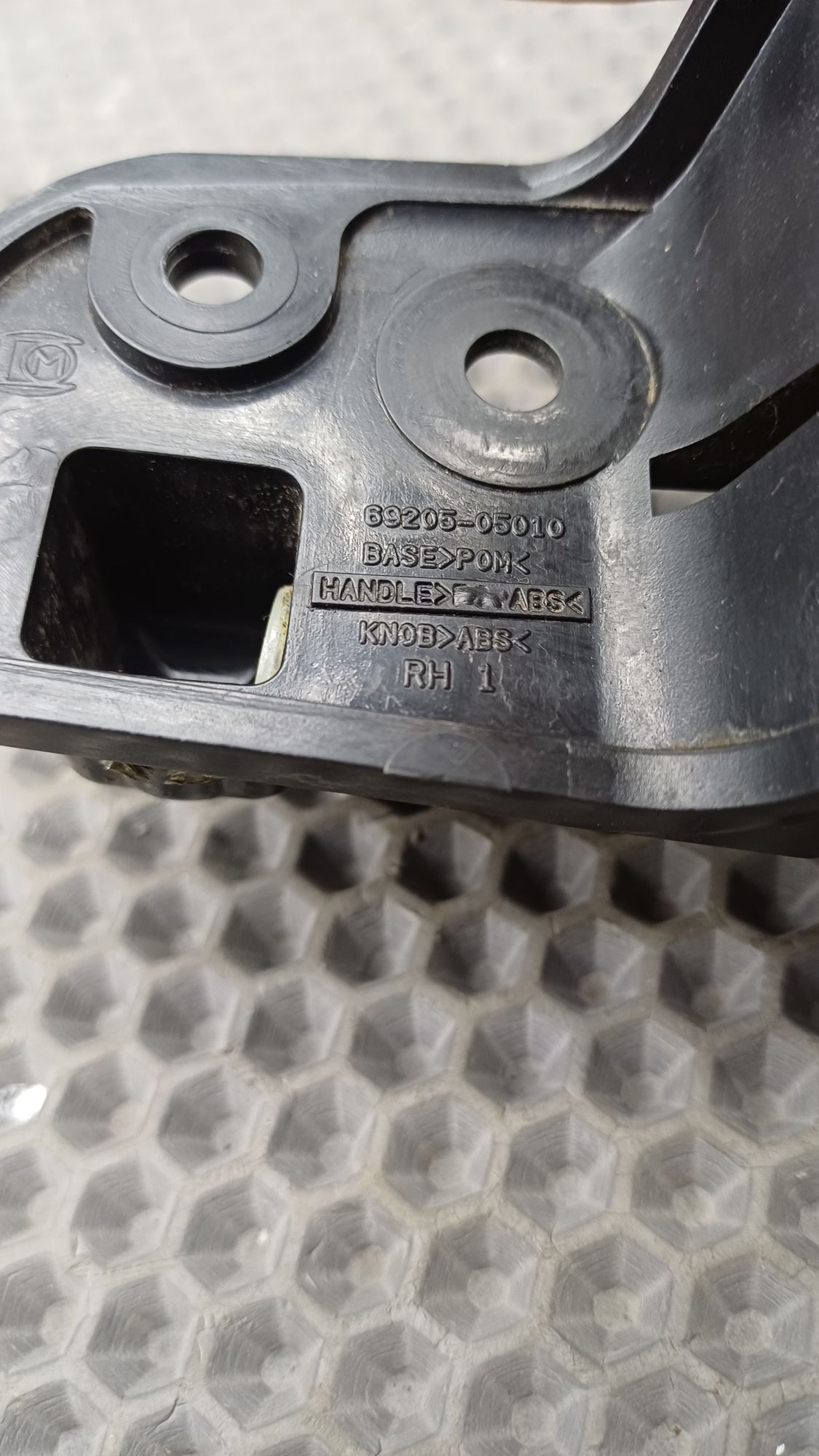 Б/У Ручка двери внутренняя задняя правая Toyota CARINA E 6 дорест. 1992—1996 1994 Зеленый, 499 рублей, Краснодар