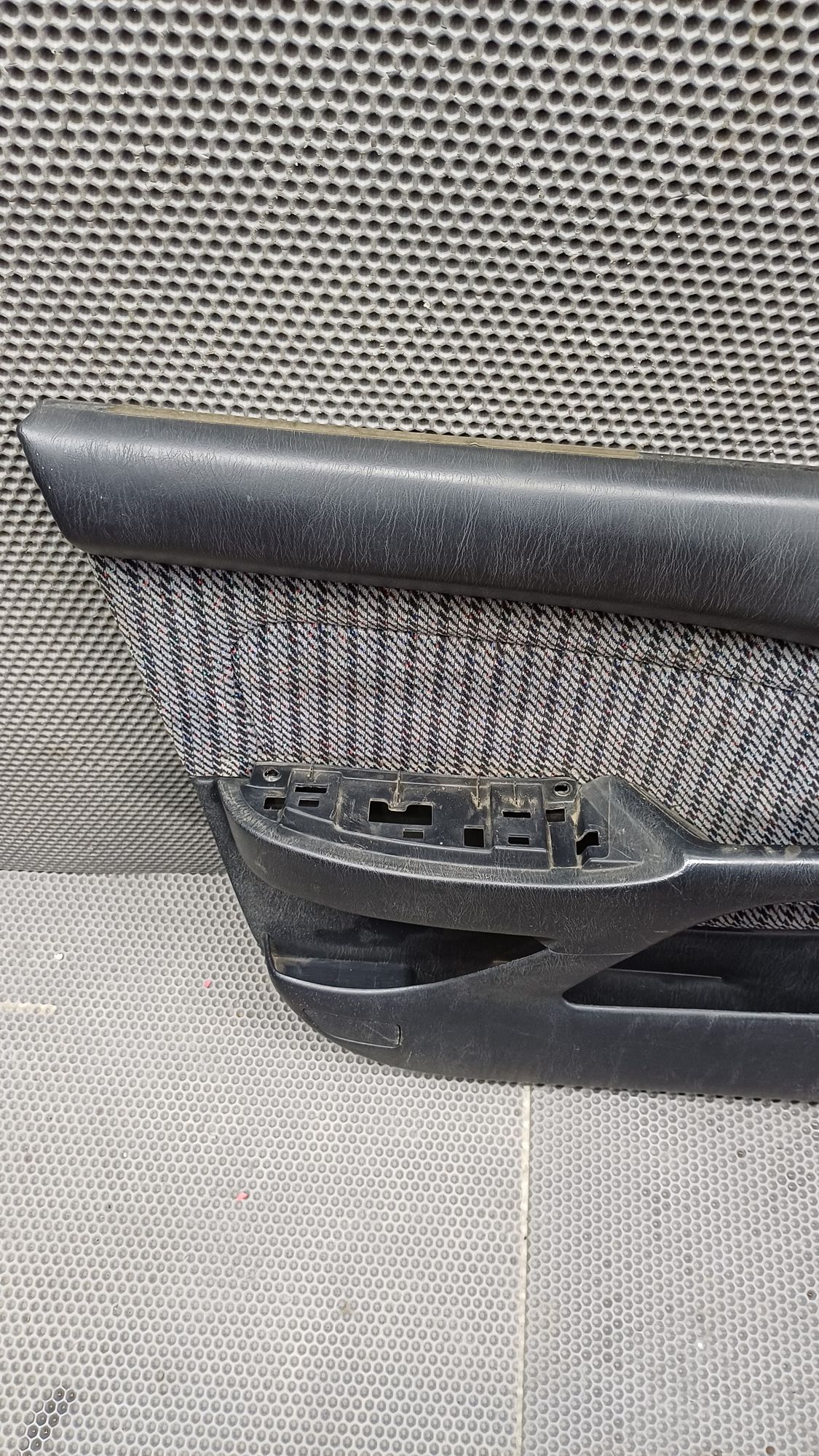 Б/У Обшивка двери передней левой Toyota CARINA E 6 дорест. 1992—1996 1994 Зеленый, 1390 рублей, Краснодар