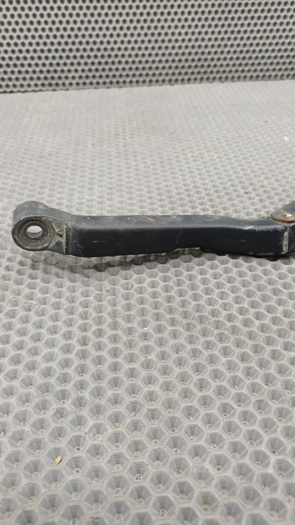 Б/У Поводок дворника левый Toyota CARINA E 6 дорест. 1992—1996 1994 Зеленый, 790 рублей, Краснодар