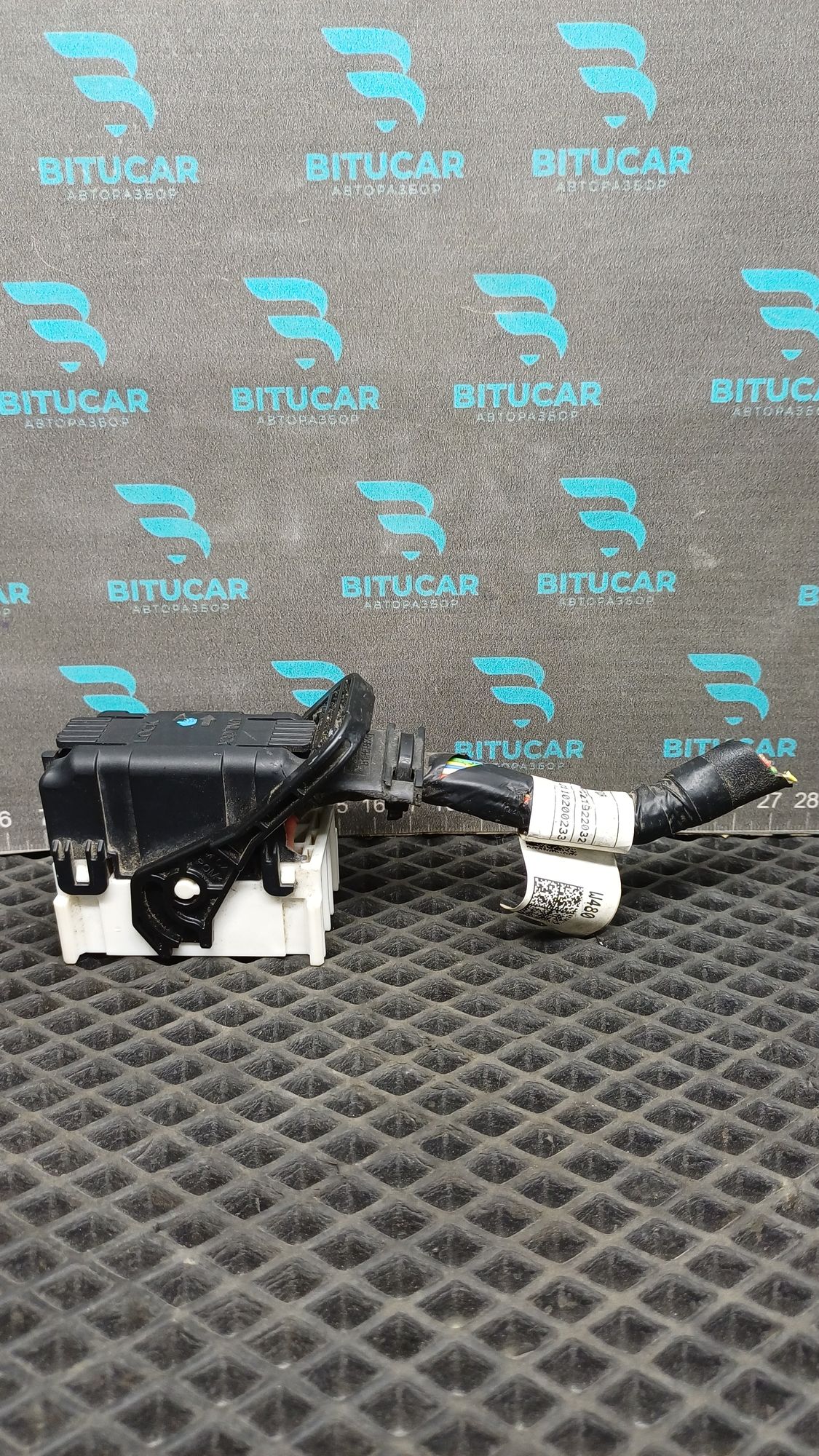 https://ycs.partsauto.market/partsauto-images/thmbs/userImages/c8f07ba63eb5b2f0f6006ea854bf8f7d/part/20a6ad52-a22c-459e-bbf5-46b7f05d759d_1777529596117.jpg