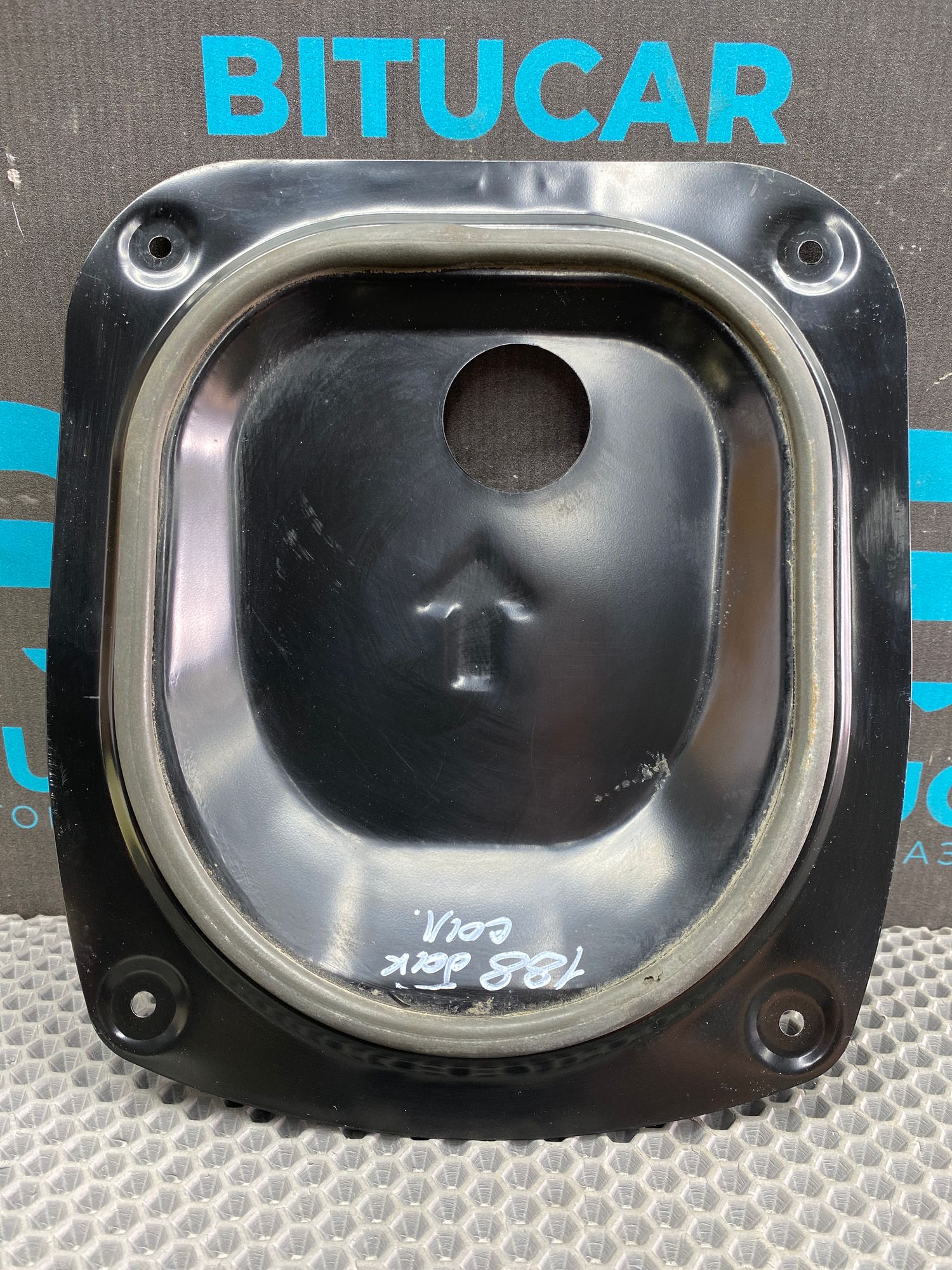 https://ycs.partsauto.market/partsauto-images/thmbs/userImages/c8f07ba63eb5b2f0f6006ea854bf8f7d/part/20b86d49-2c3d-4dc9-8159-b00918a6eb49_1777539917258.jpg