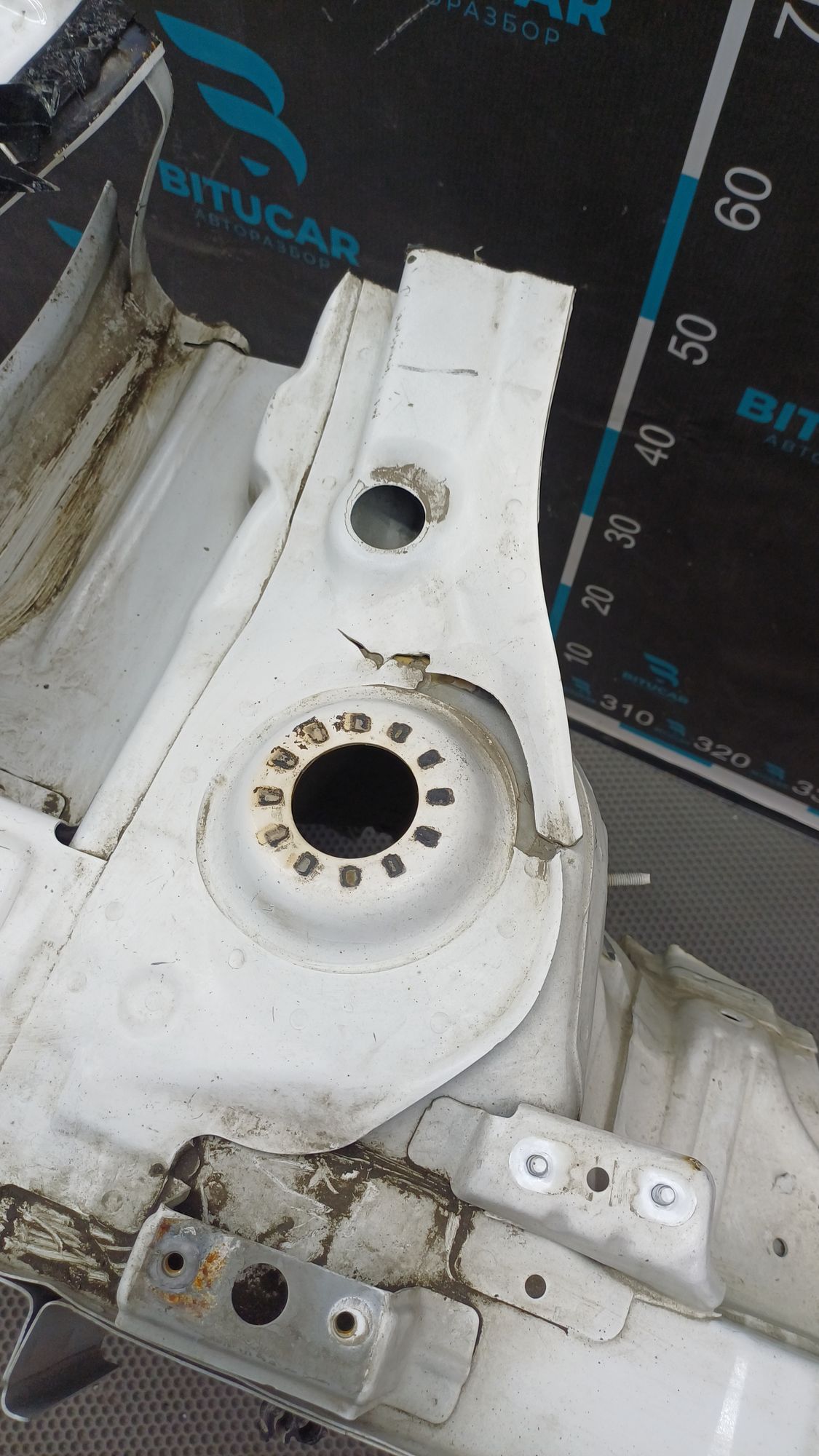 https://ycs.partsauto.market/partsauto-images/thmbs/userImages/c8f07ba63eb5b2f0f6006ea854bf8f7d/part/20d1579d-45a7-41c5-8a1e-d793c1a27349_1776845696639.jpg
